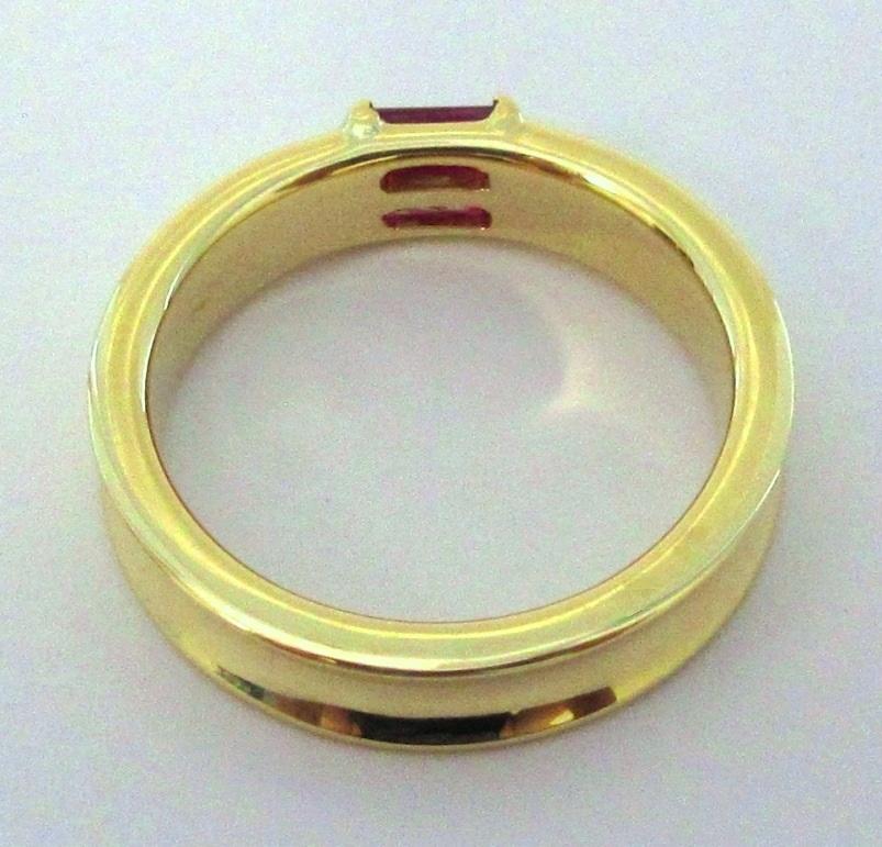 TIFFANY & Co. 18K Gold Ruby Stacking Ring 5.5 1