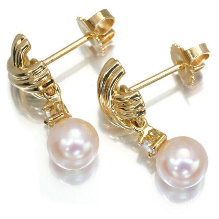 TIFFANY & Co. 18K Gold Signature Diamond Pearl Drop Earrings In Excellent Condition In Los Angeles, CA