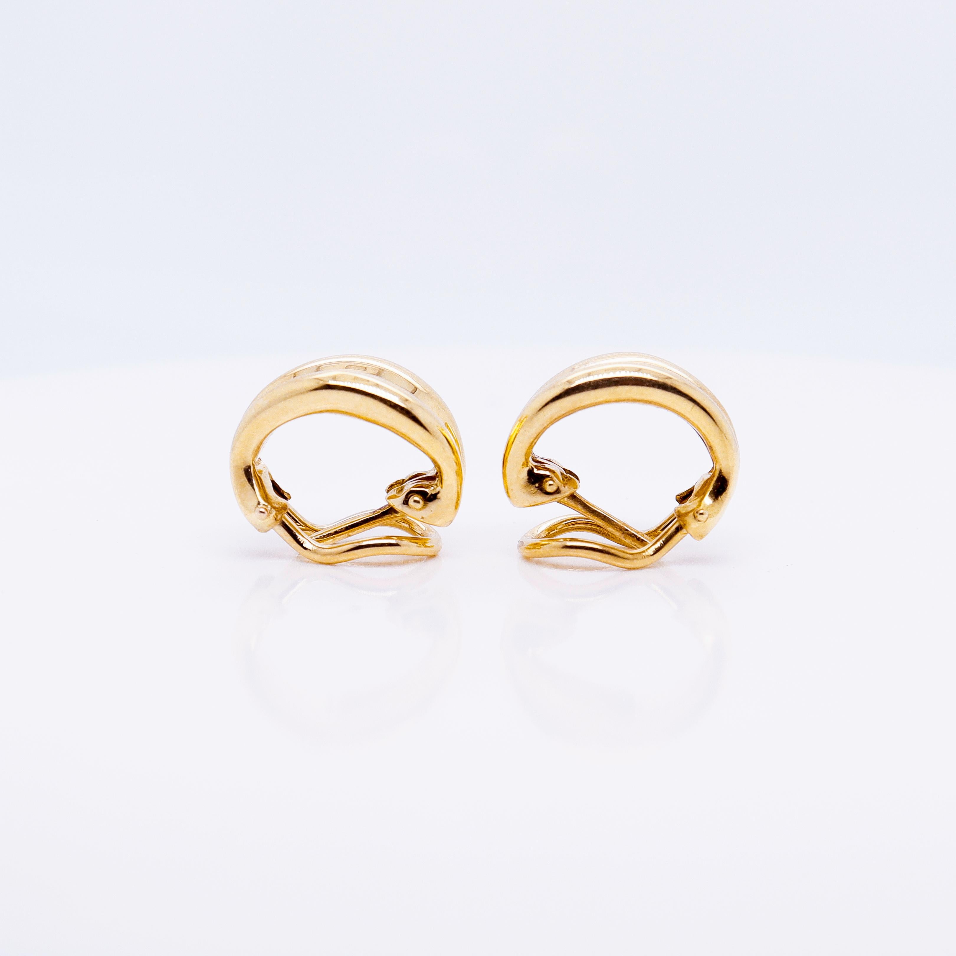 Tiffany & Co. 18K Gold Small Omega Clip Shrimp Earrings For Sale 1