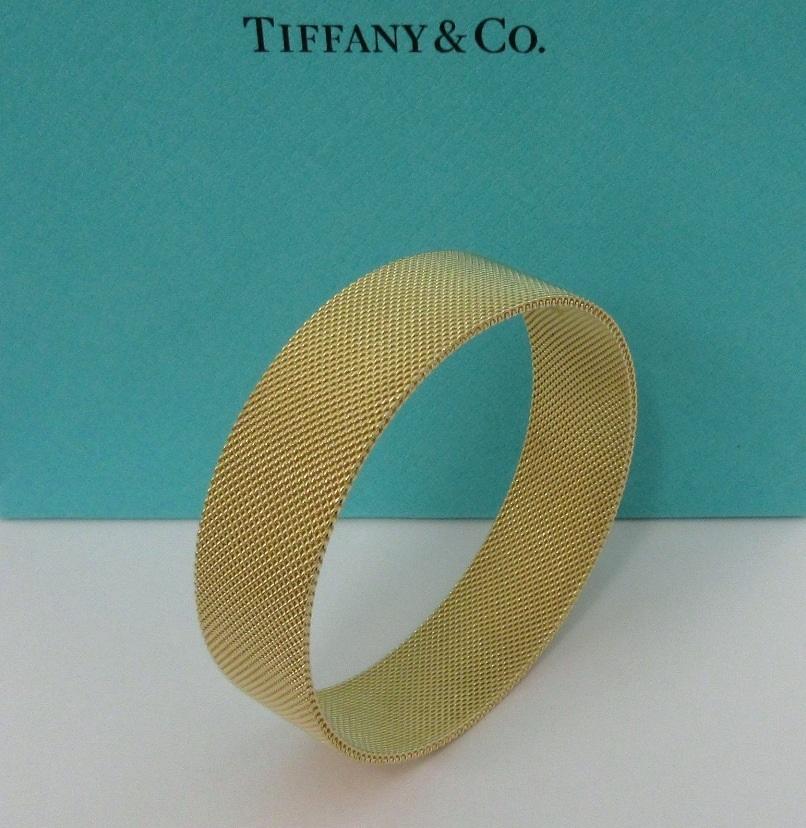 TIFFANY & Co. Bracelet jonc en maille Somerset en or 18 carats, version large 47,30 grammes Excellent état - En vente à Los Angeles, CA