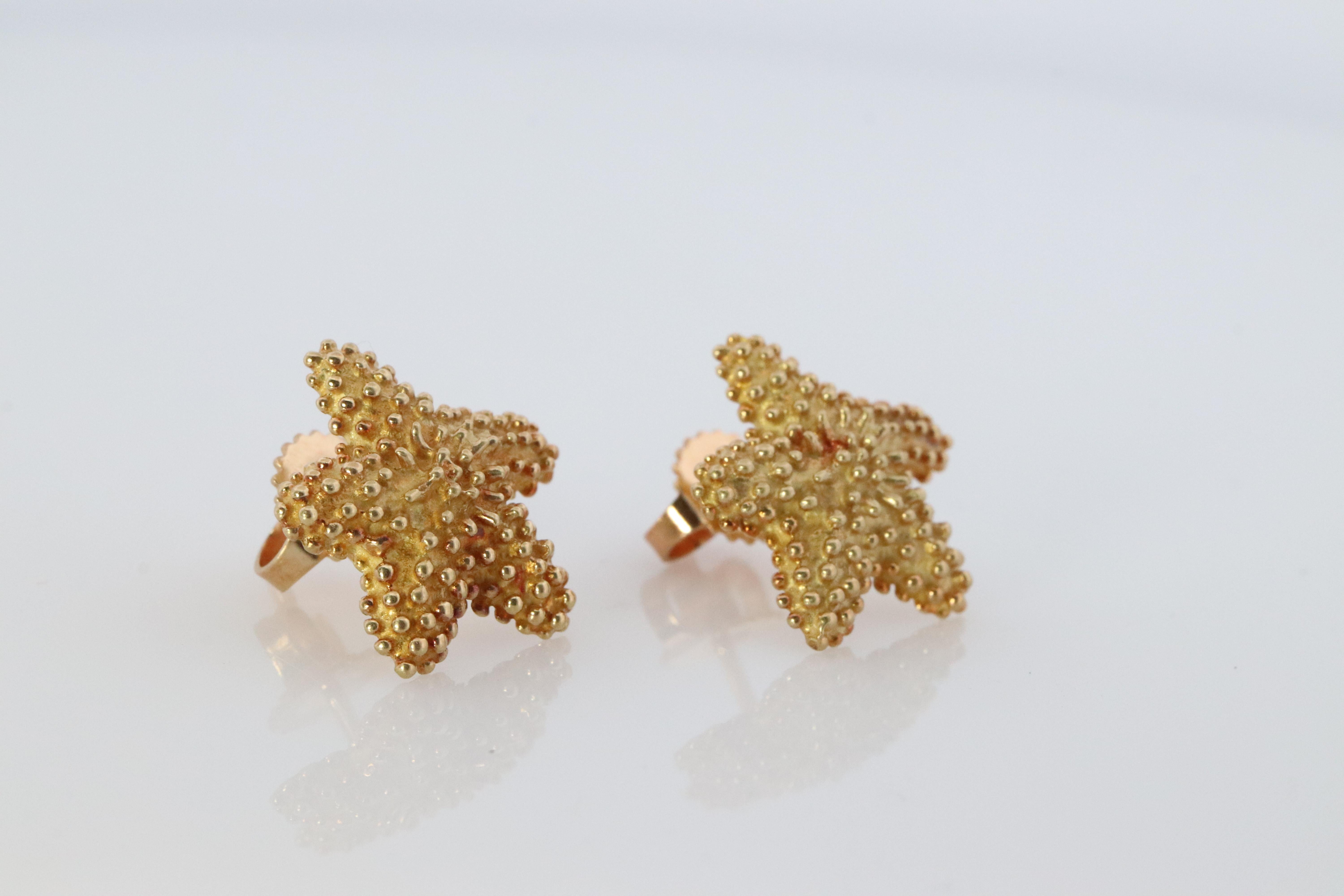 Women's Tiffany & Co 18k Gold Star Earrings. Starfish Spiky Tiffany Stud Earrings