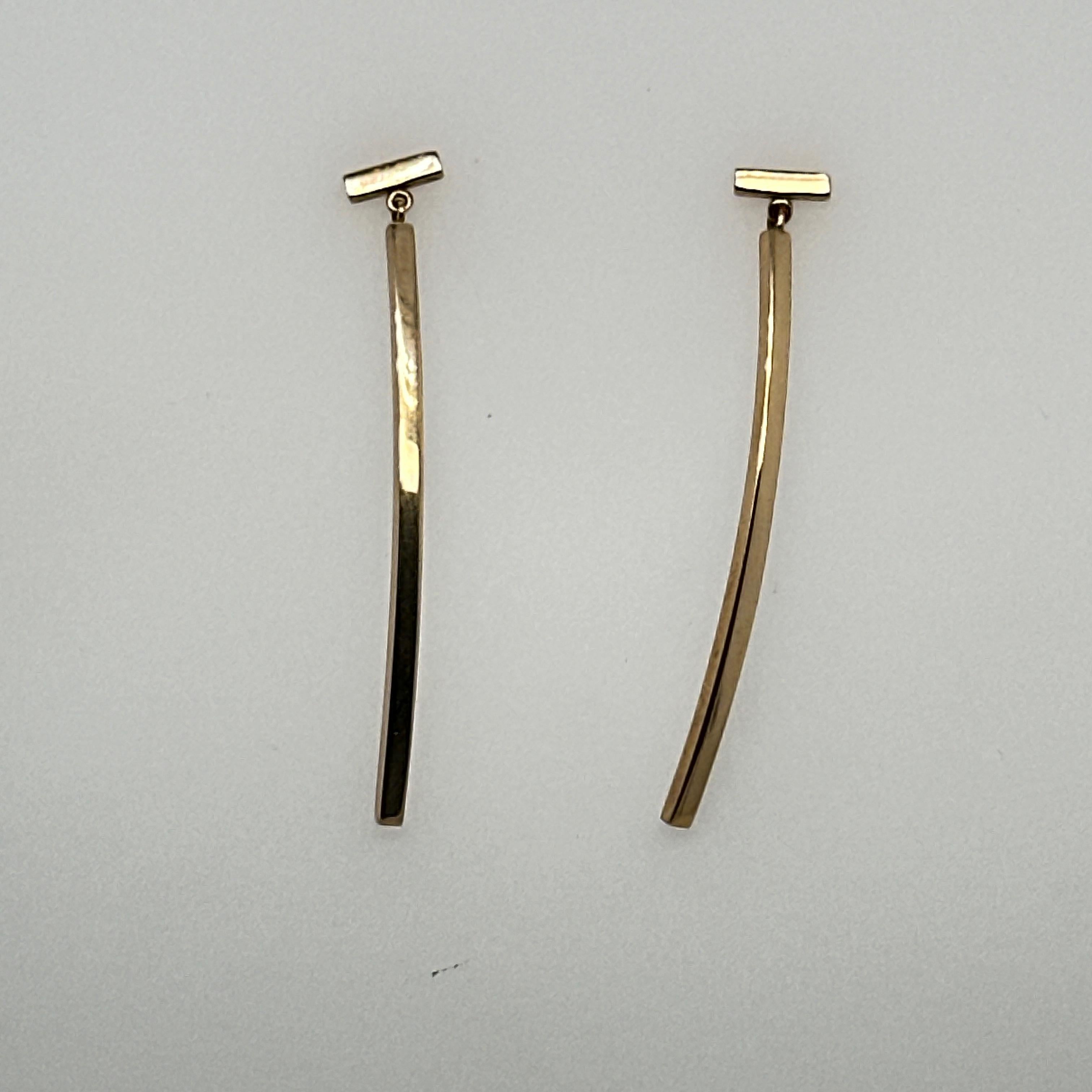 Tiffany & Co 18k Gold T Bar Earrings In Good Condition For Sale In Vaughan, CA