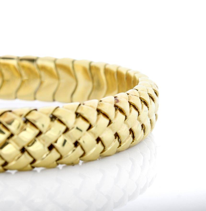 TIFFANY & Co. 18K Gold Vannerie Cuff Bangle Bracelet For Sale 2