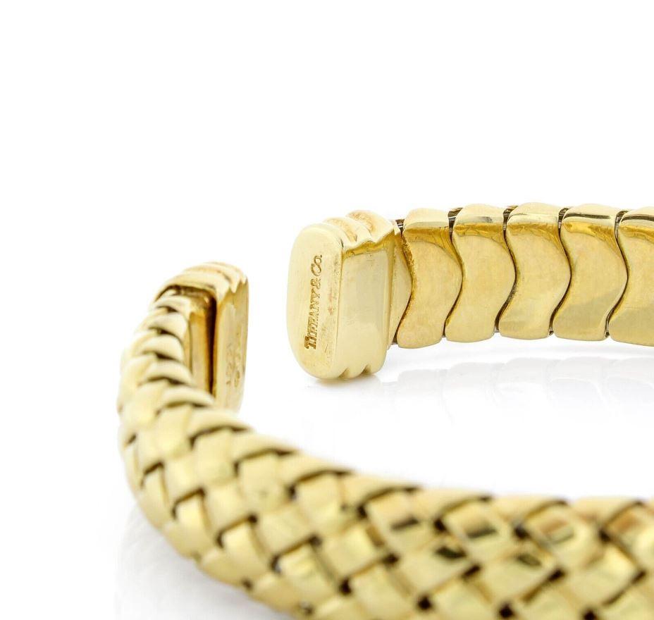 TIFFANY & Co. 18K Gold Vannerie Cuff Bangle Bracelet For Sale 3