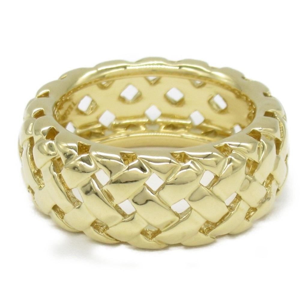 Anello Vannerie in oro 18 carati TIFFANY & Co. 5

Metallo: oro giallo 18 carati 
Dimensione: 5
Larghezza della banda: 9 mm
Peso: 8.60 grammi
Marchio di fabbrica: AT&T. 750 ©1995
Condizioni: Ottime condizioni, come nuovo

Edizione limitata, non più