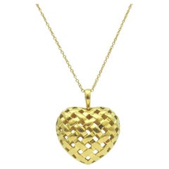 TIFFANY & Co. 18K Gold Vannerie Heart Pendant Necklace