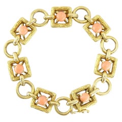 Tiffany & Co. Bracelet à maillons en or martelé 18 carats et corail 