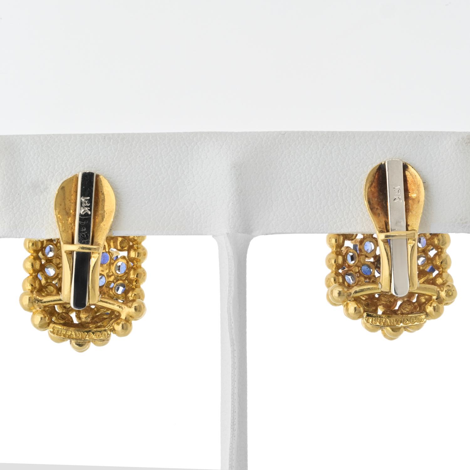 Tiffany & Co. Boucles d'oreilles en or 18 carats avec saphir nid d'abeille Excellent état - En vente à New York, NY