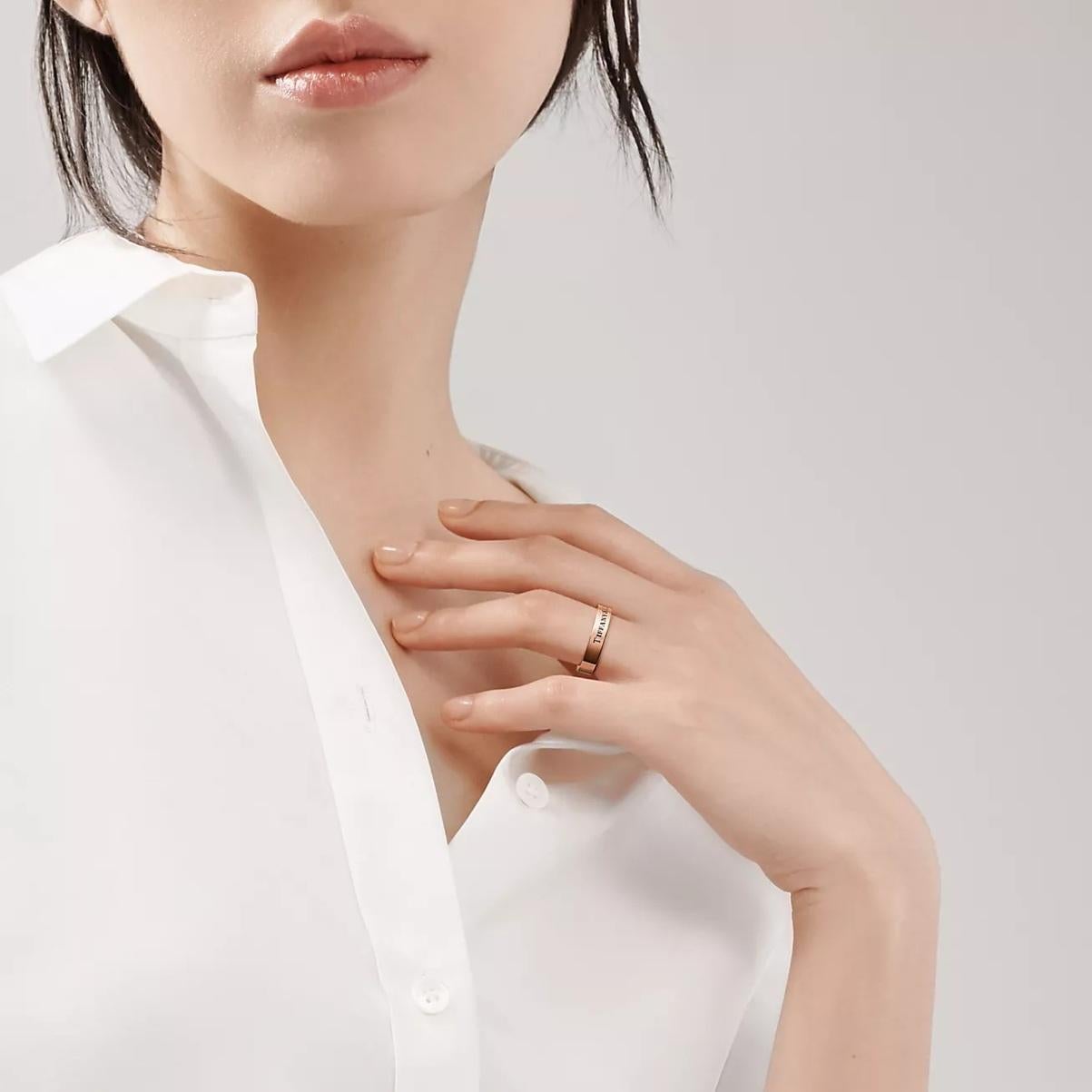 TIFFANY & Co. 18K Roségold 4mm Ehering 7,5 für Damen oder Herren im Angebot