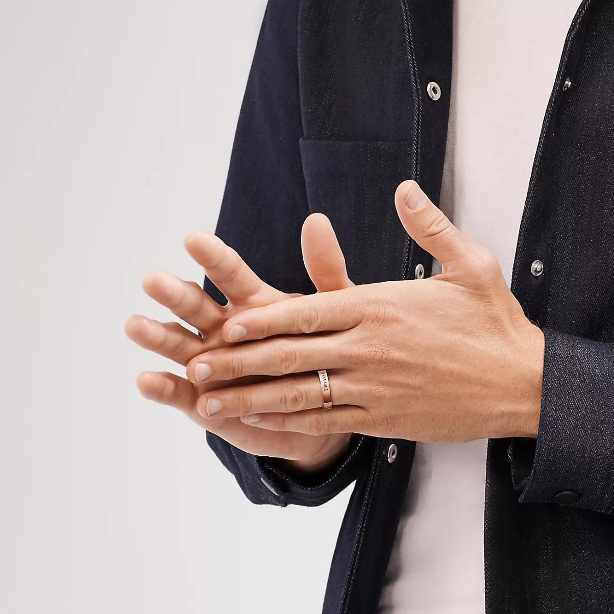 TIFFANY & Co. 18K Roségold 4mm Ehering 7,5 im Angebot 1