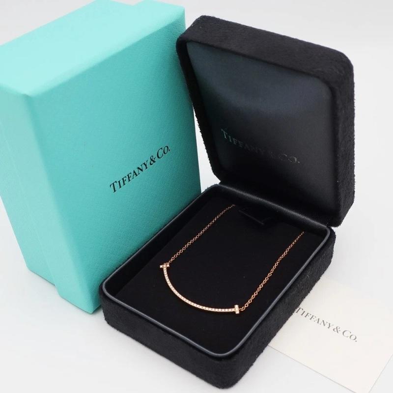 TIFFANY & Co. 18K Rose Gold Diamond T Smile Pendant Necklace For Sale 2