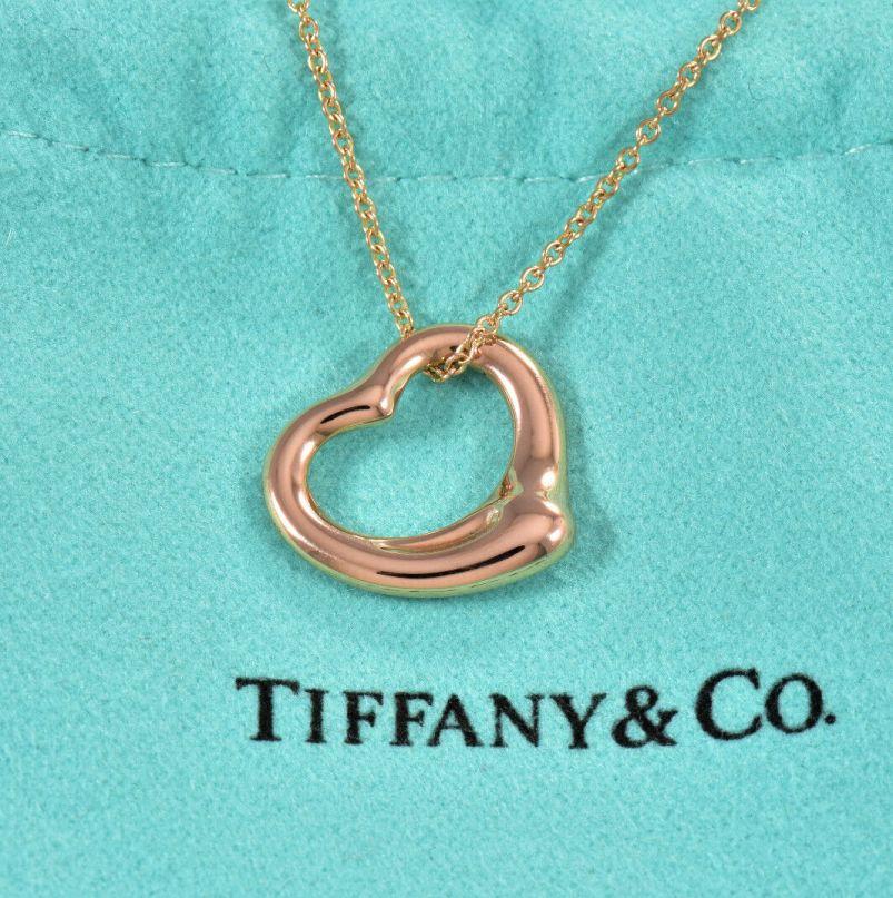 TIFFANY & Co. 18K Rose Gold Elsa Peretti 16mm Open Heart Pendant Necklace

Metal: 18K Rose Gold
Chain: 16