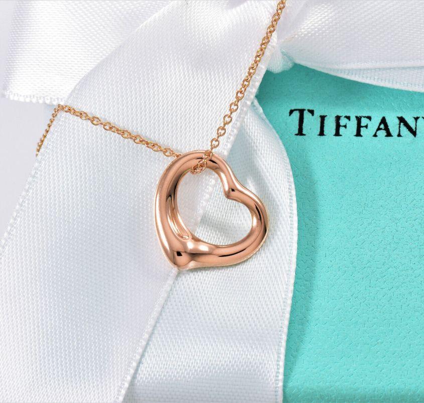 TIFFANY & Co. 18K Rose Gold Elsa Peretti 16mm Open Heart Pendant Necklace  In New Condition In Los Angeles, CA