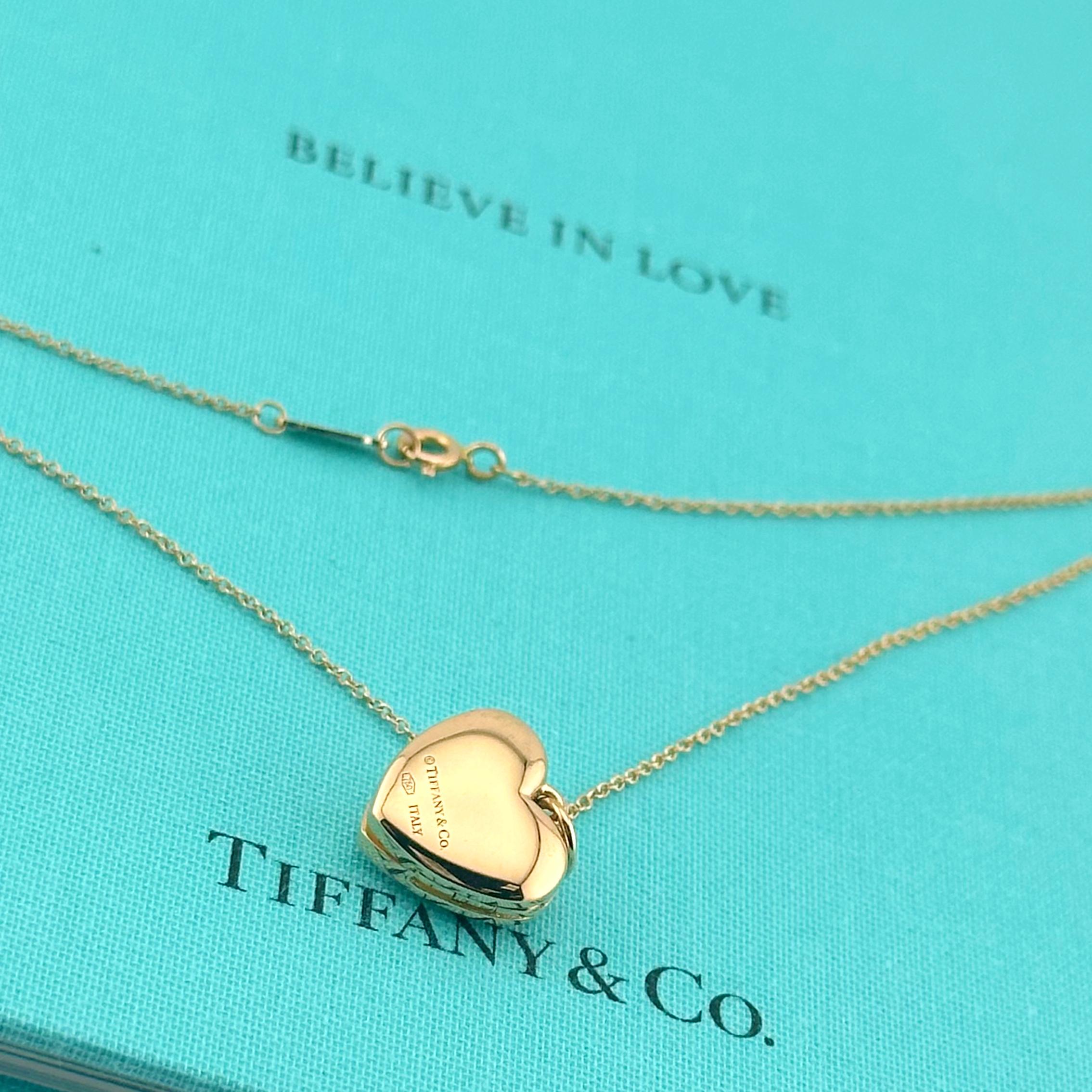 Tiffany & Co 18 Karat Roségold Herz-Medaillon-Anhänger-Halskette mit Anhänger im Zustand „Hervorragend“ in San Diego, CA