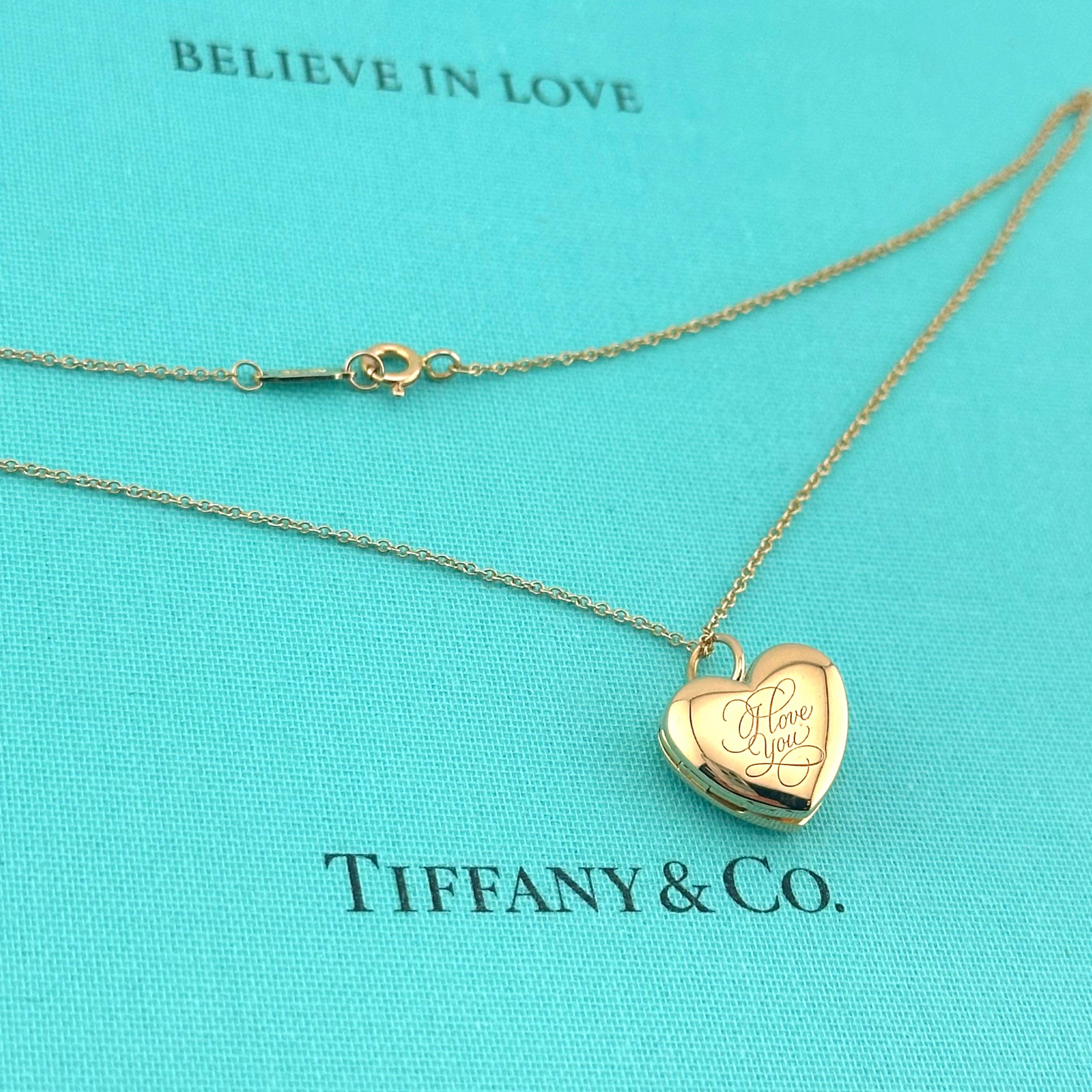 Tiffany & Co 18 Karat Roségold Herz-Medaillon-Anhänger-Halskette mit Anhänger Damen