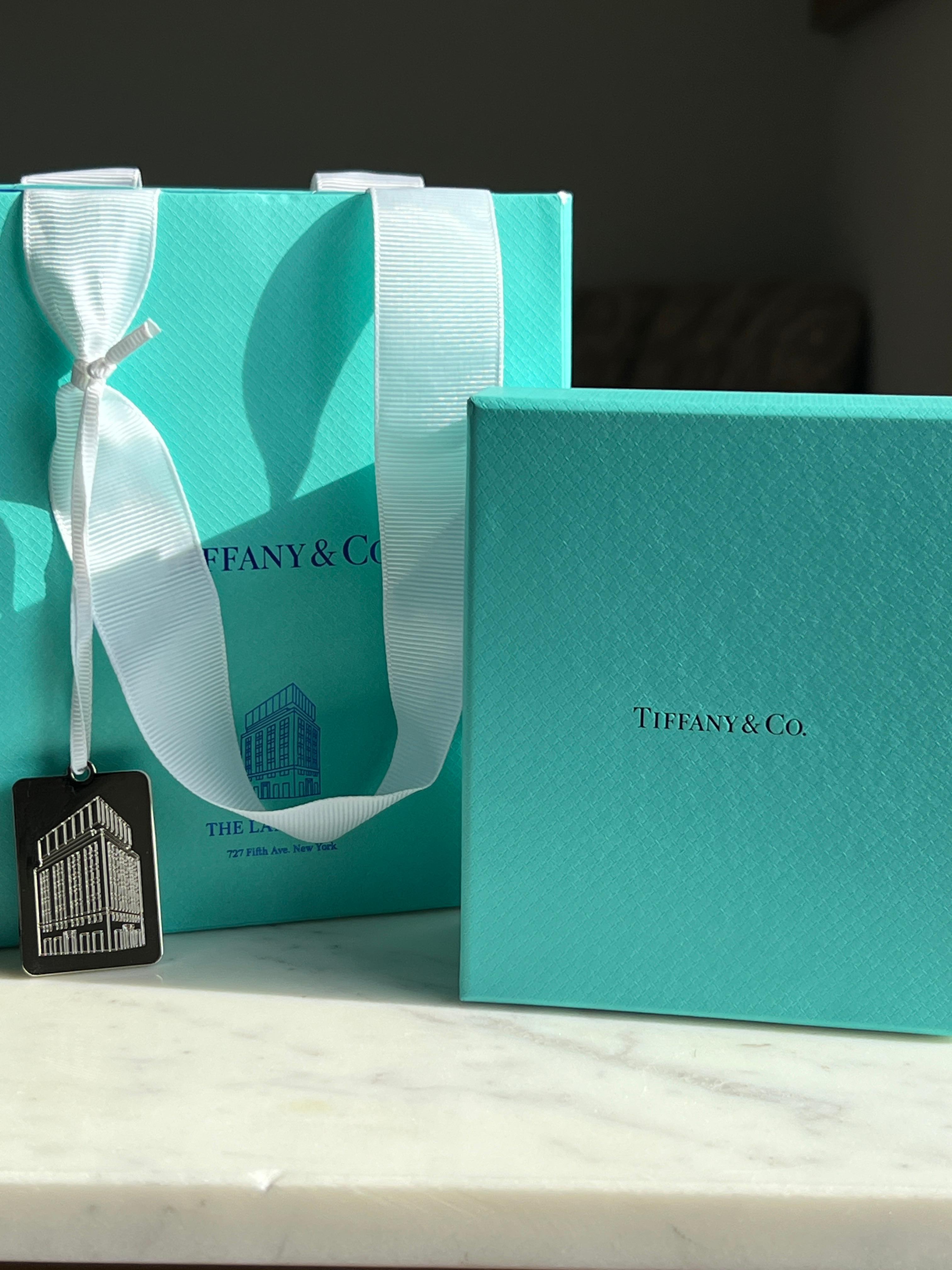 Tiffany & Co. 18k Rose Gold Knot Necklace For Sale 10
