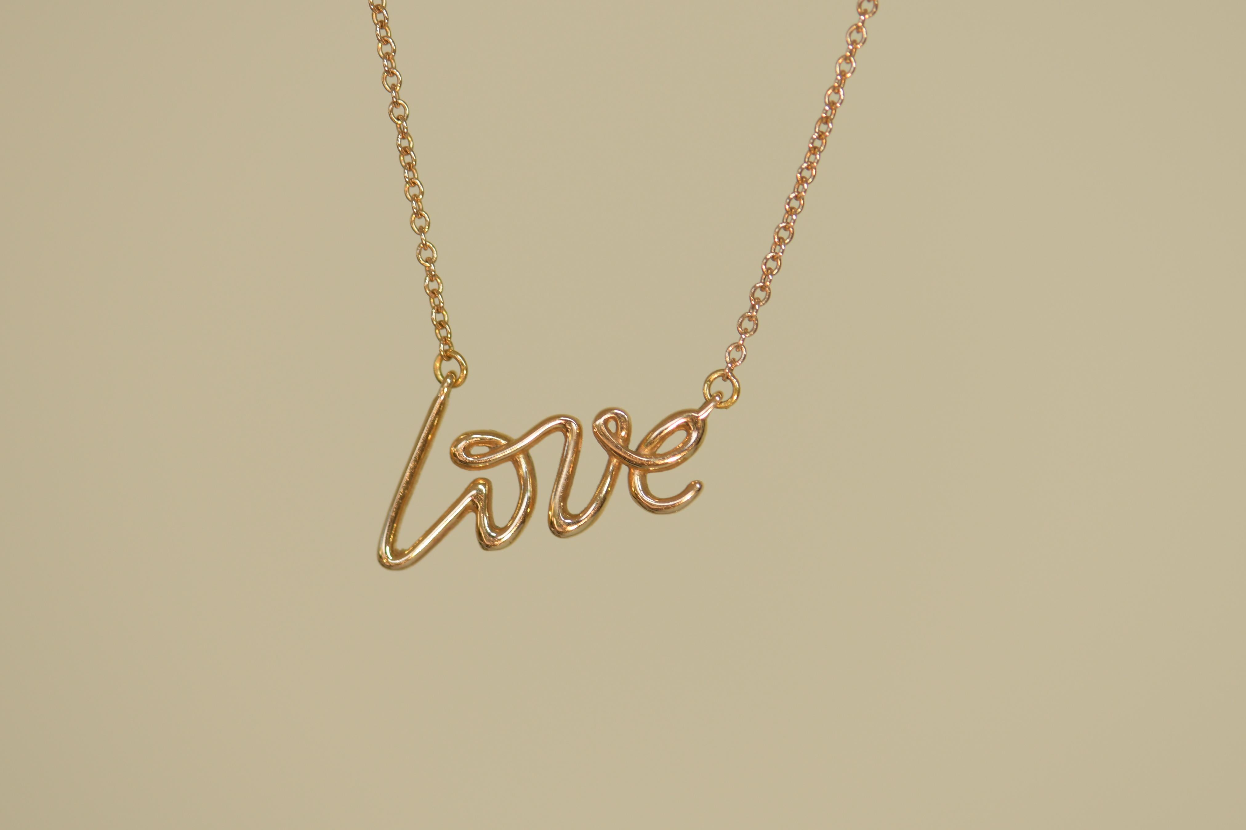 This lovely necklace featuring Paloma Picasso’s own handwriting, this expressive collection was inspired by graffiti scrawled on New York buildings. Simple and elegant, this pendant is a perfect finishing touch to any ensemble.

It would be a lovely