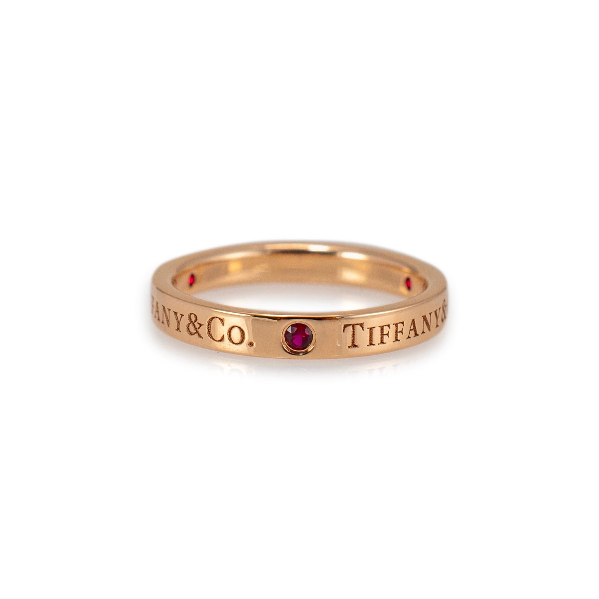 Tiffany & Co. 18 Karat Roségold Verlobungsring mit 3 Rubinen, Signatur (Rundschliff)