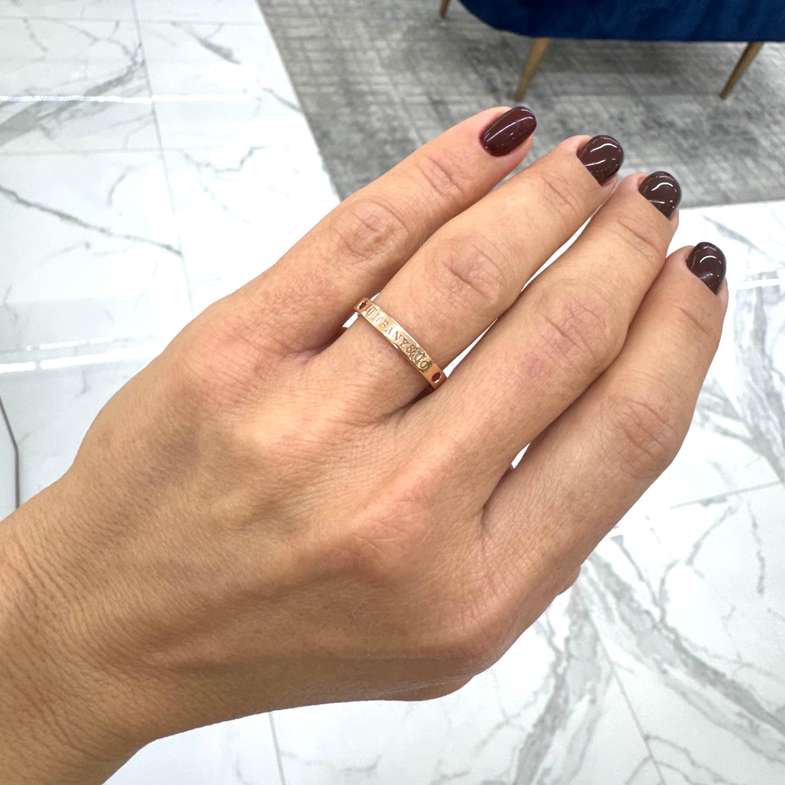 Tiffany & Co. 18 Karat Roségold Verlobungsring mit 3 Rubinen, Signatur 1