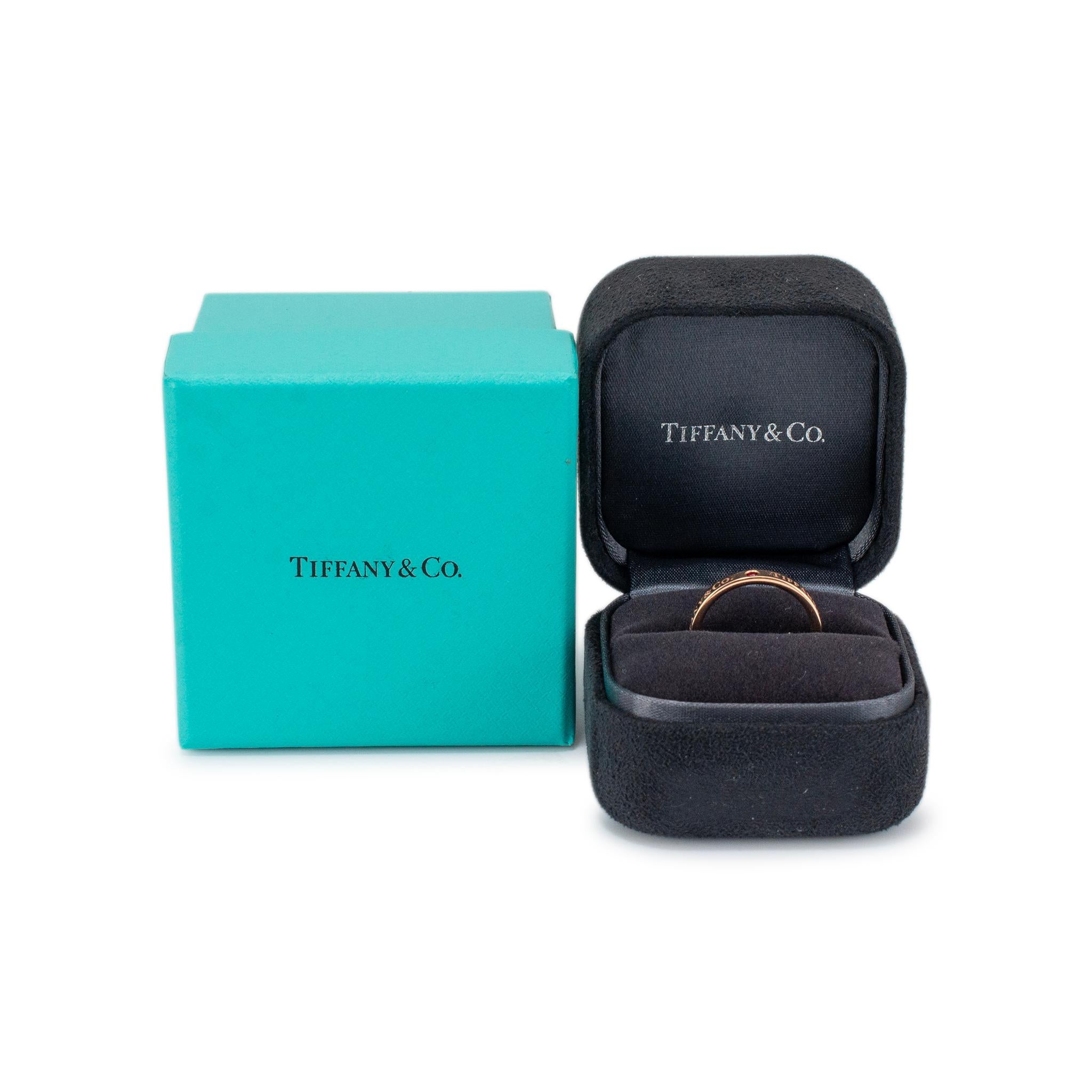 Tiffany & Co. 18 Karat Roségold Verlobungsring mit 3 Rubinen, Signatur 2