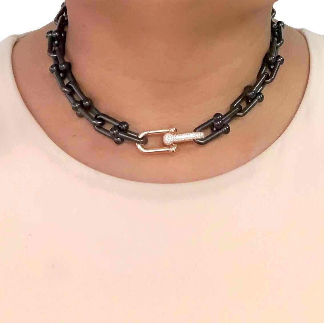 Tiffany & Co. Collier à maillons durs en or rose 18 carats, titane pavé de diamants 1,60 carat 1