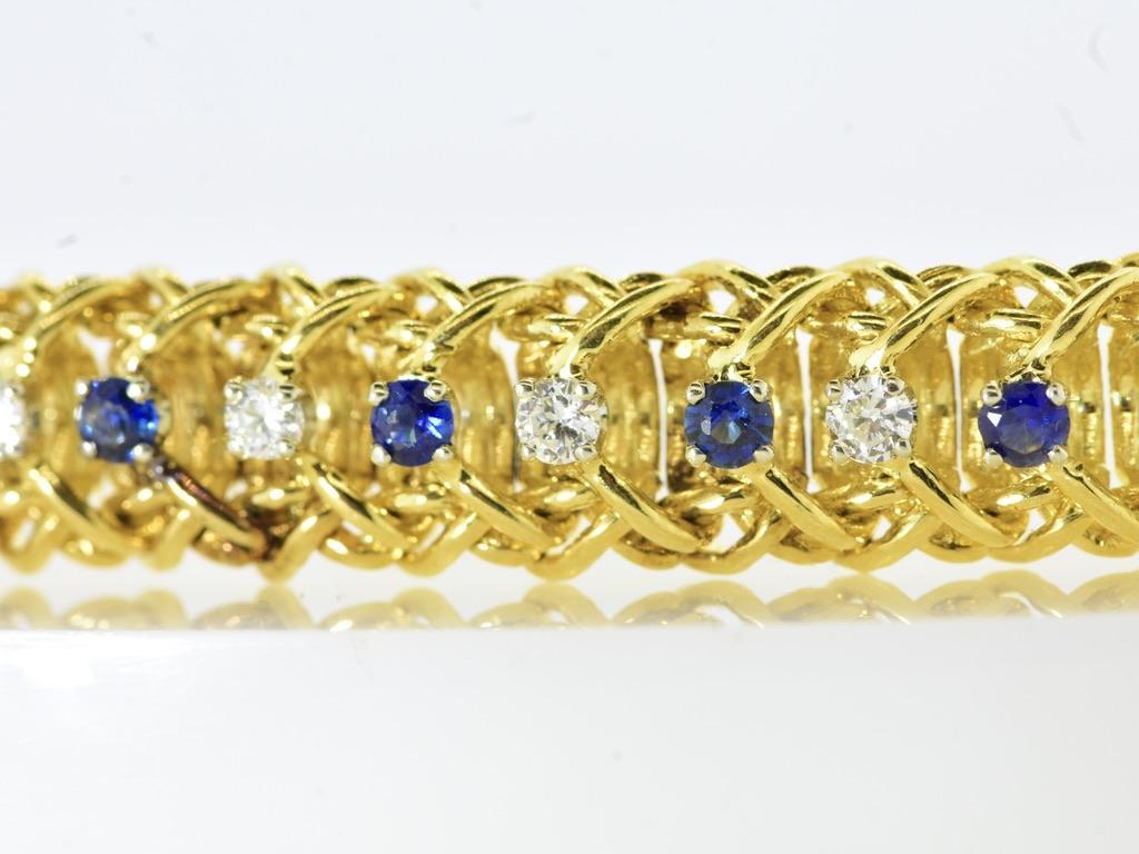 Bracciale vintage Tiffany & Co. 18K con diamanti e zaffiri, 1960 ca. in vendita 2