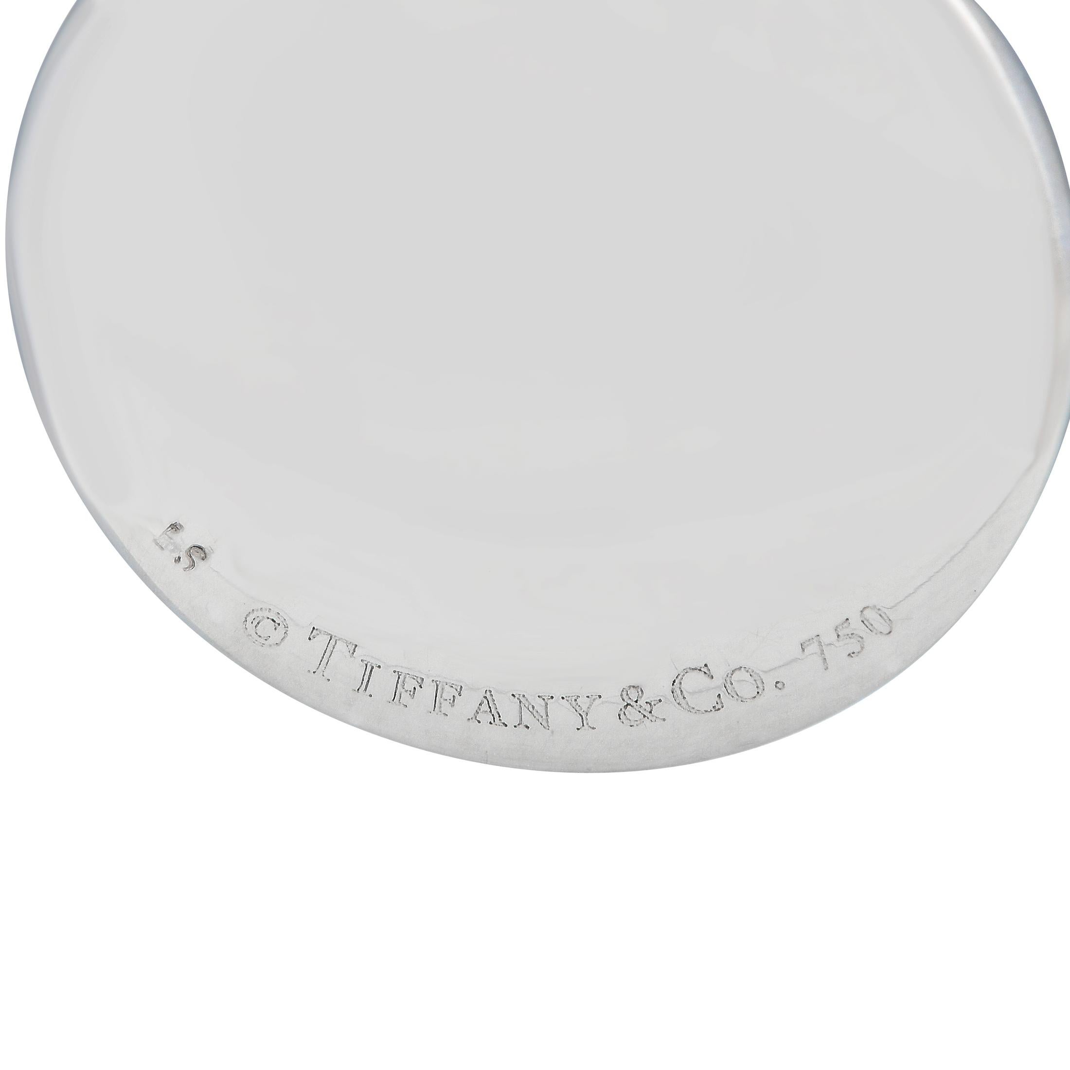 Tiffany & Co., collier pendentif en or blanc 18 carats avec diamants de 0,20 carat Excellent état - En vente à Southampton, PA