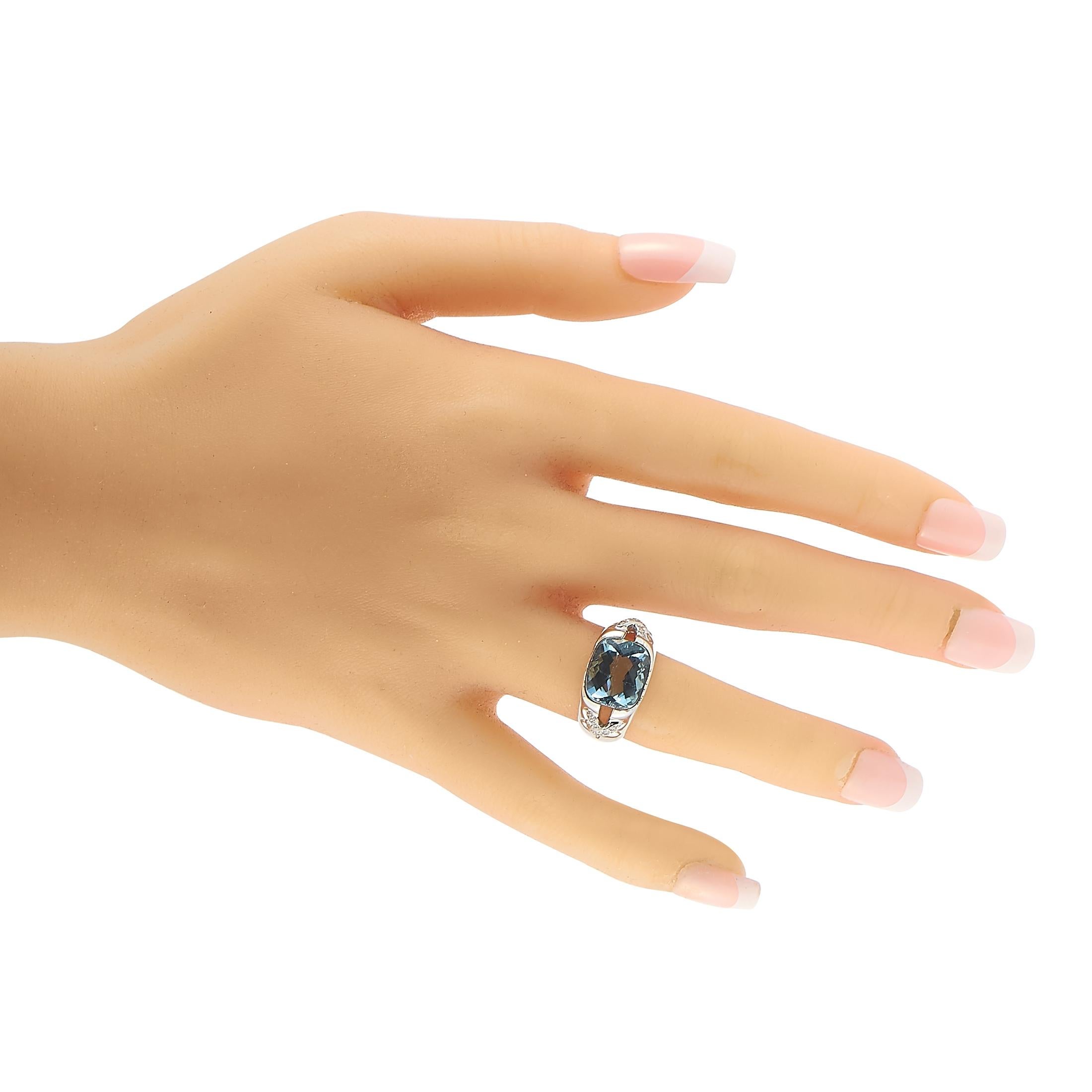 Round Cut Tiffany & Co. 18 Karat White Gold 0.25 Carat Diamond and Aquamarine Ring