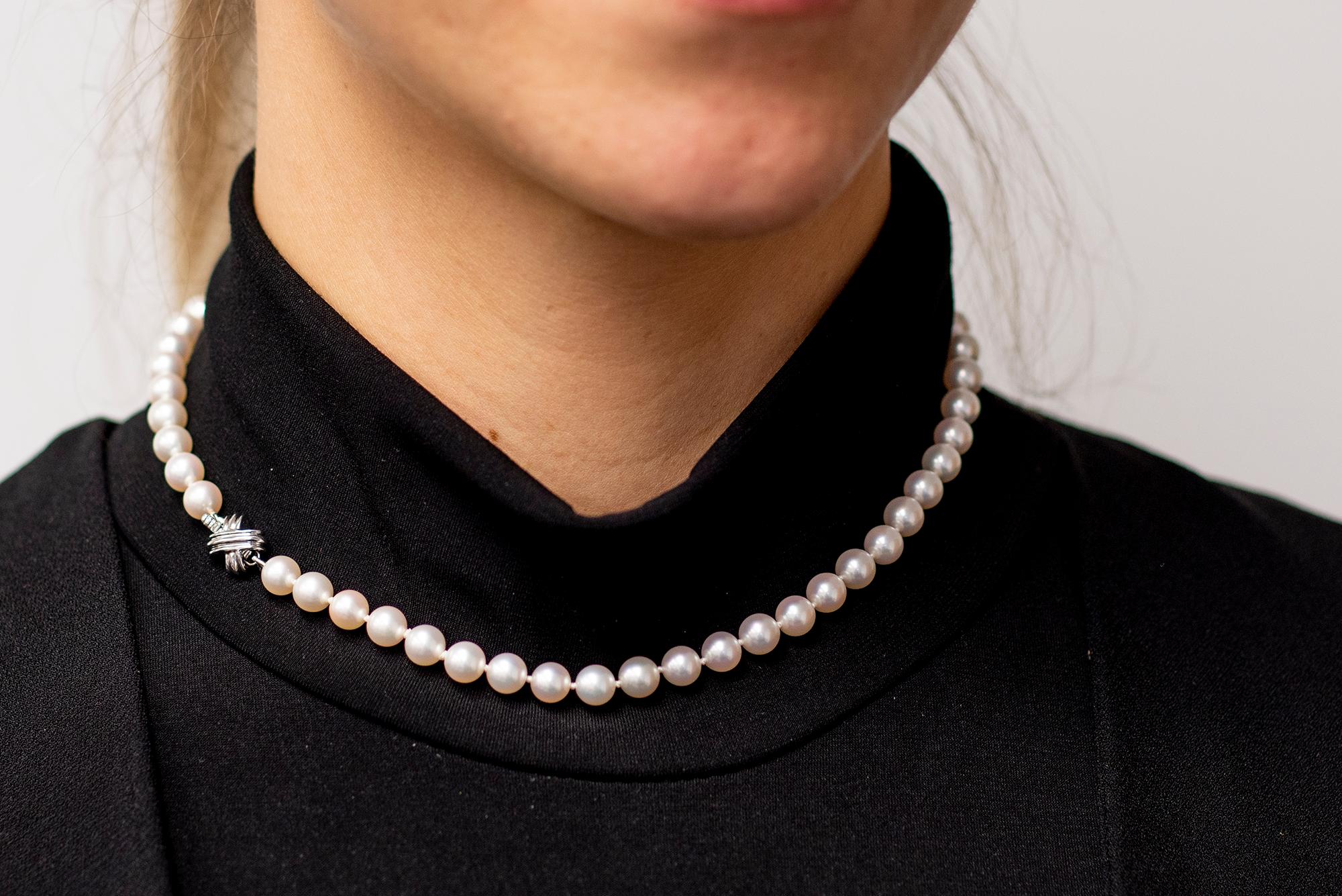 Tiffany & Co. 18 Karat White Gold Cultured Pearl Necklace In Excellent Condition For Sale In Nashua, NH