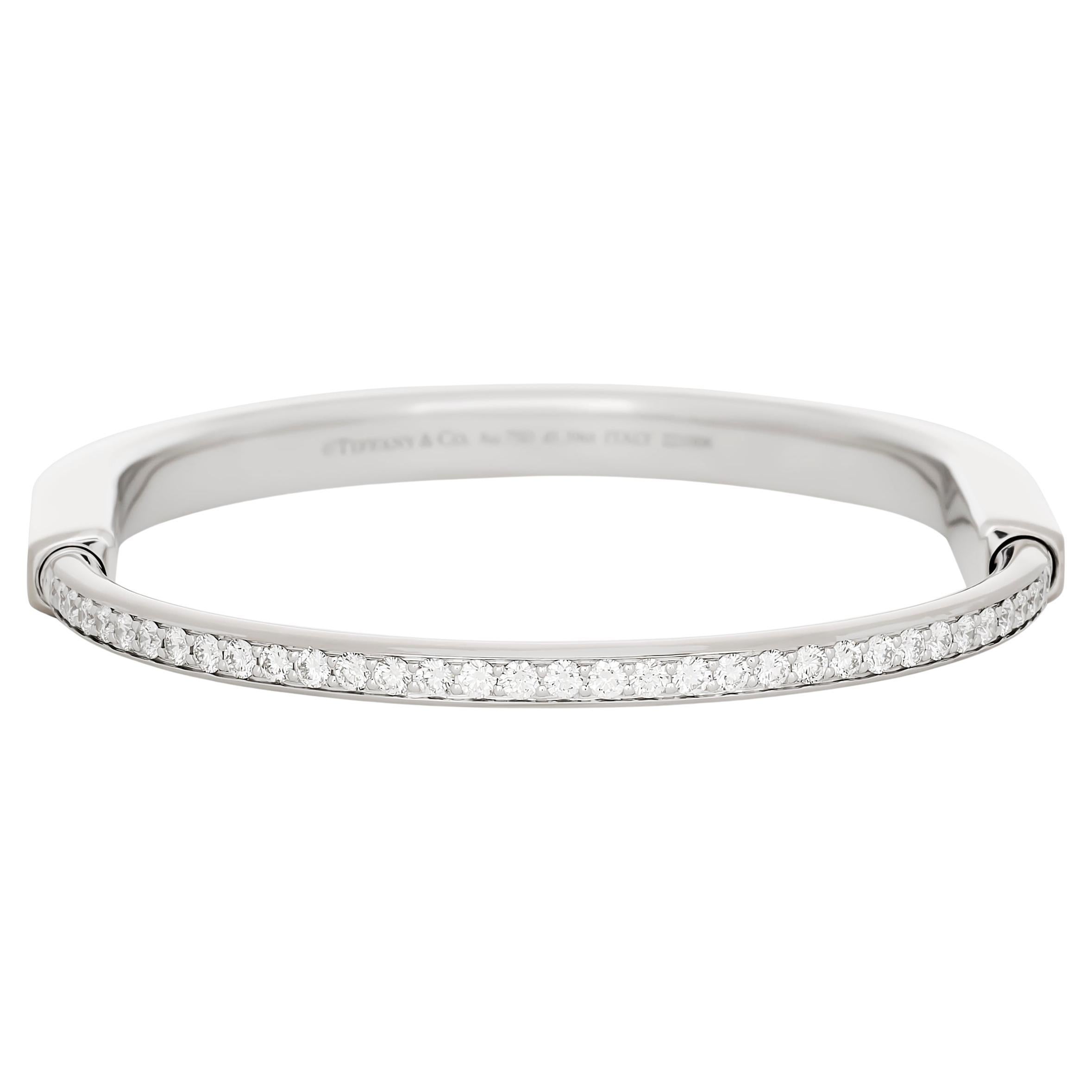 Tiffany 
Co. 18K White Gold Diamond Lock Bangle Bracelet en venta