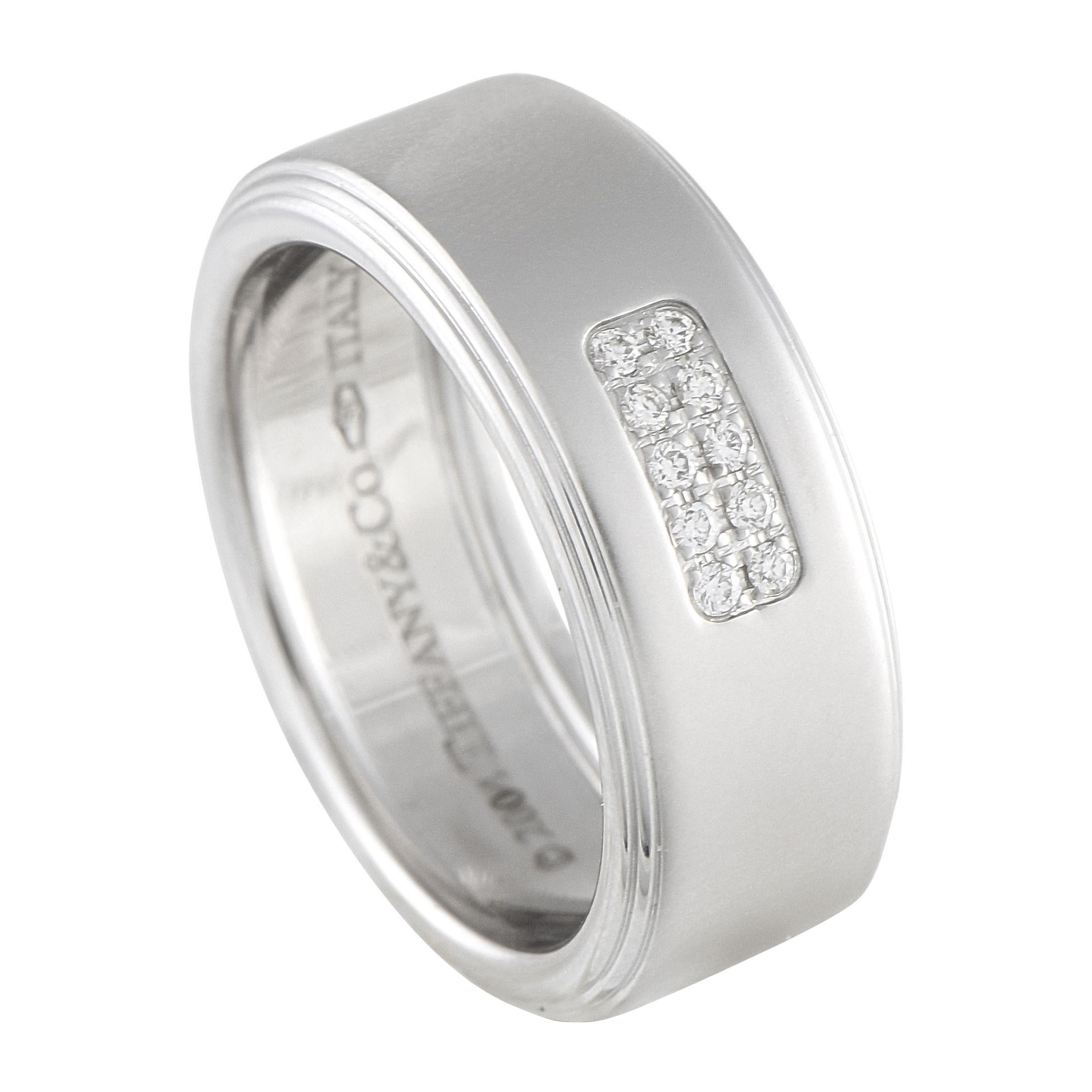 Anello a fascia larga con diamanti in oro bianco 18 carati di Tiffany
Co.