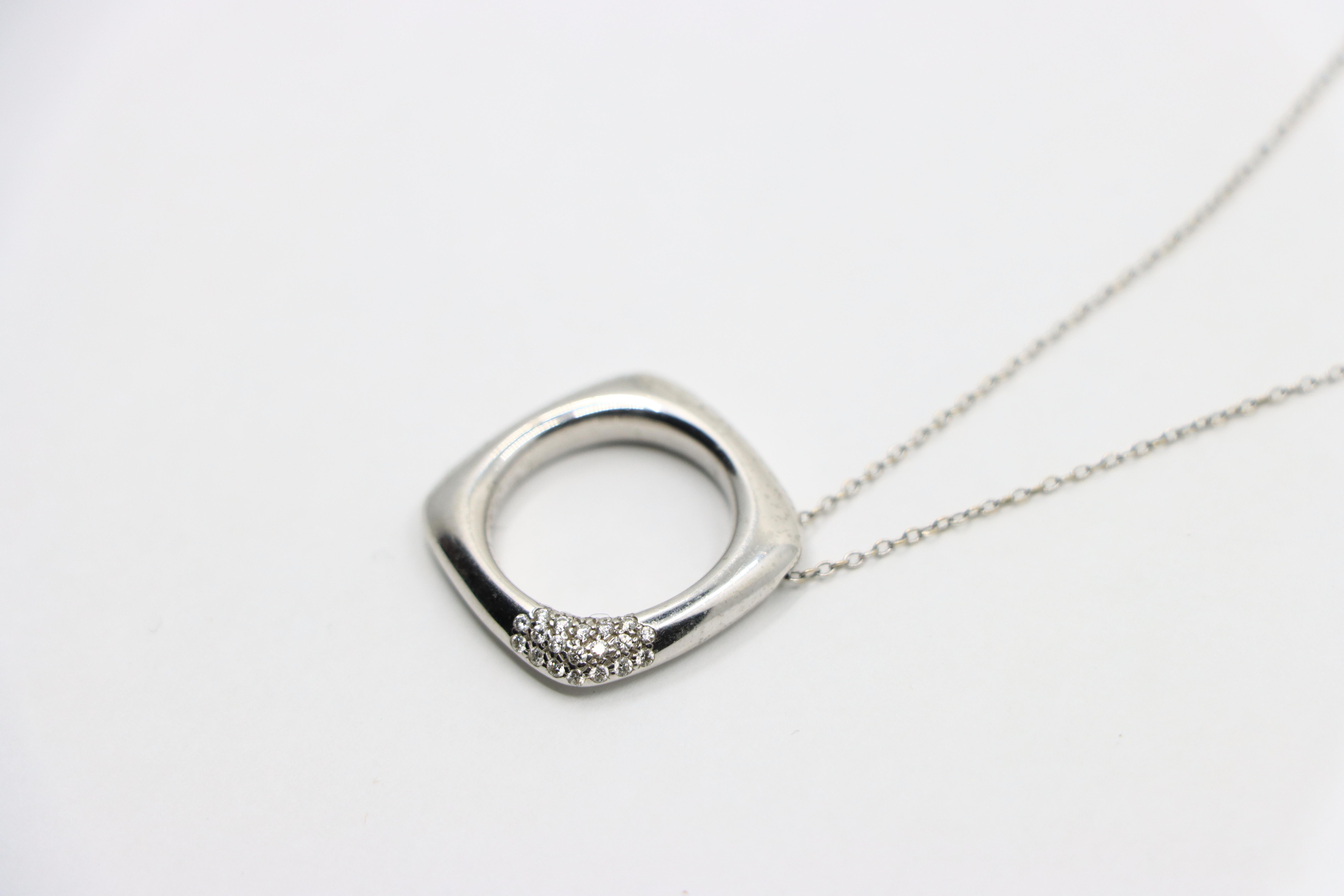 Collana con ciondolo quadrato con diamanti in oro bianco 18 carati di Tiffany & Co. in vendita 1