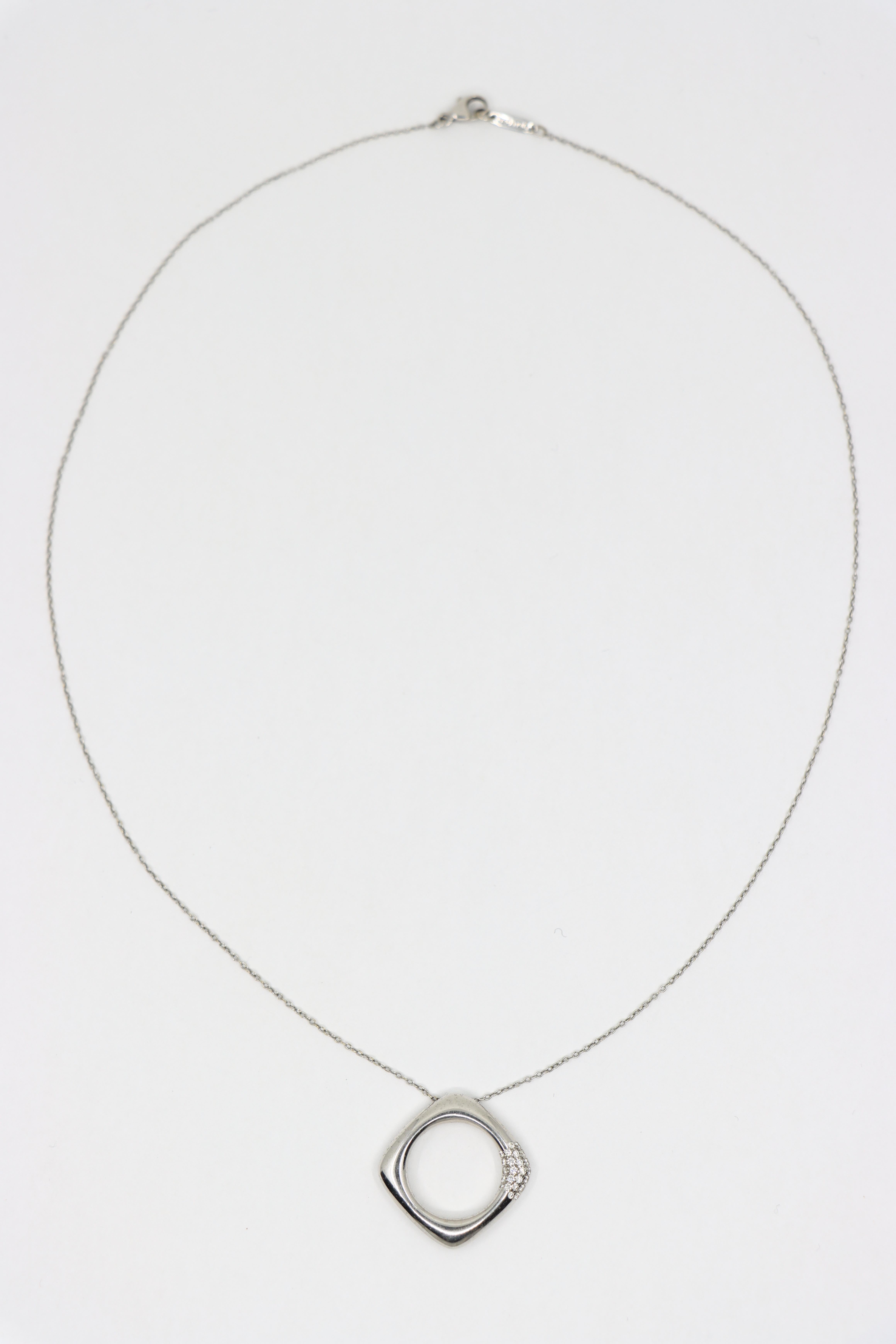 Collana con ciondolo quadrato con diamanti in oro bianco 18 carati di Tiffany & Co. in vendita 3