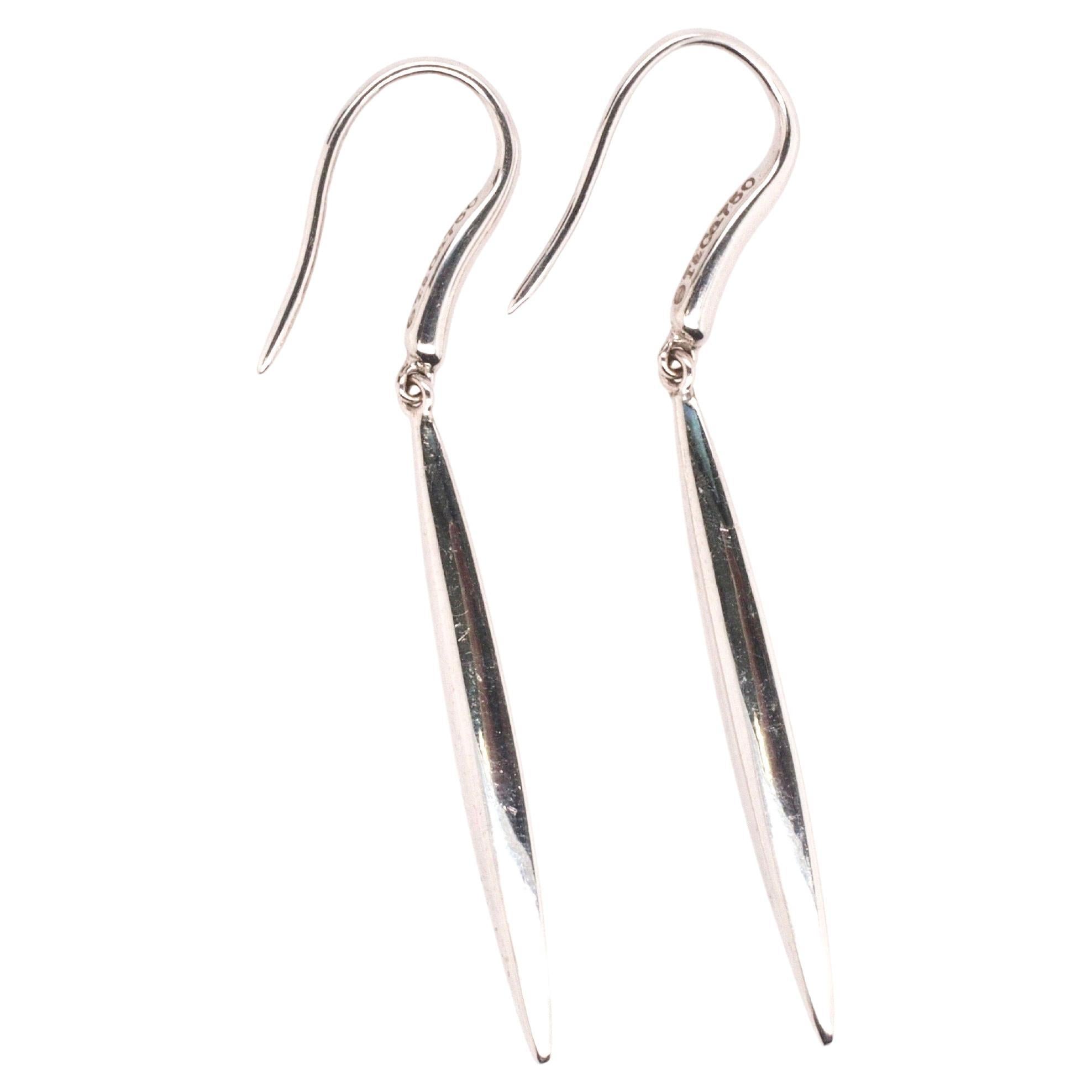 Tiffany & Co 18K White Gold Feather Hook Dangle Earrings For Sale