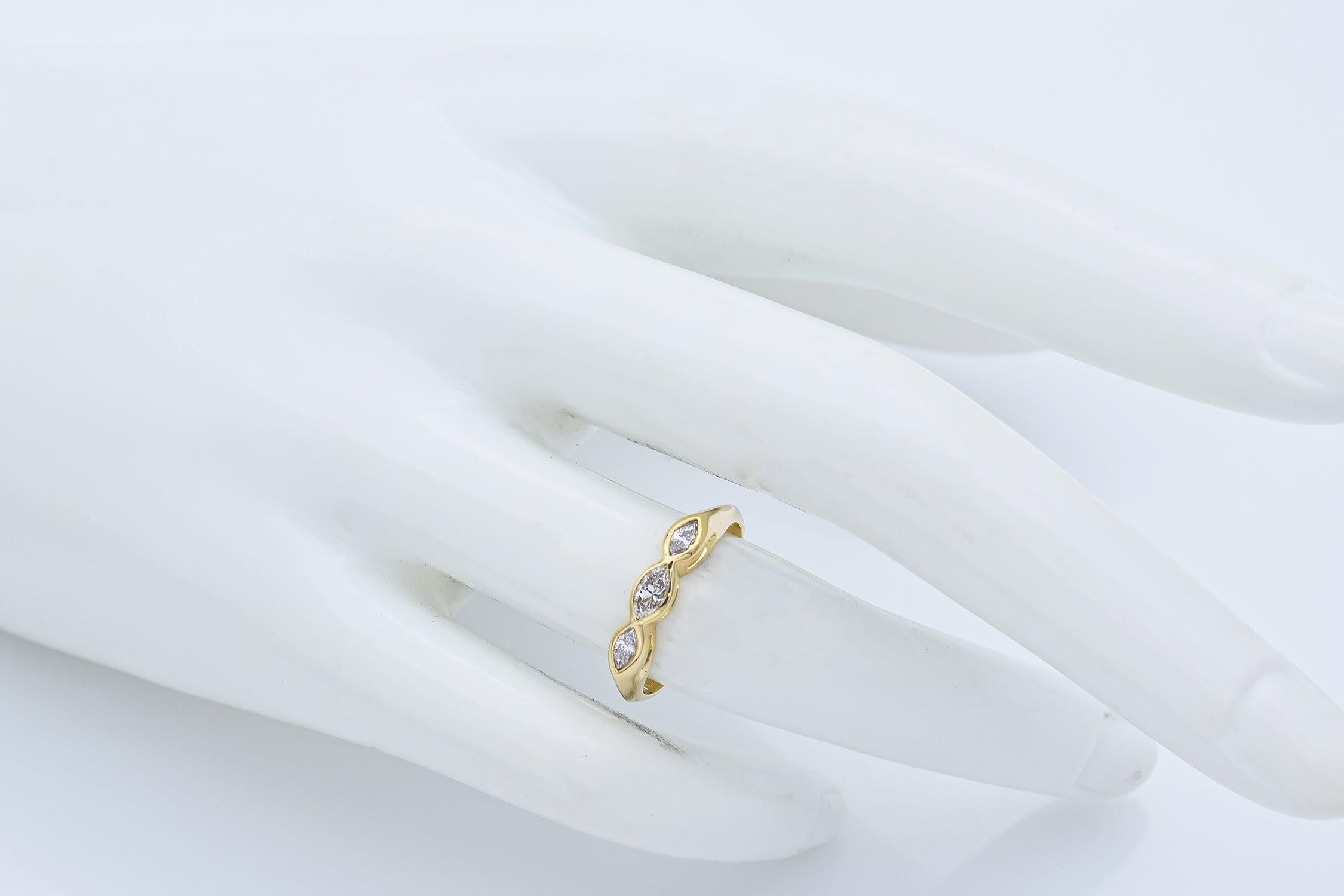 Tiffany & Co 18K Yellow Gold 0.38tcw Diamond Marquise Three-Stone Band Ring In Good Condition For Sale In New York, NY