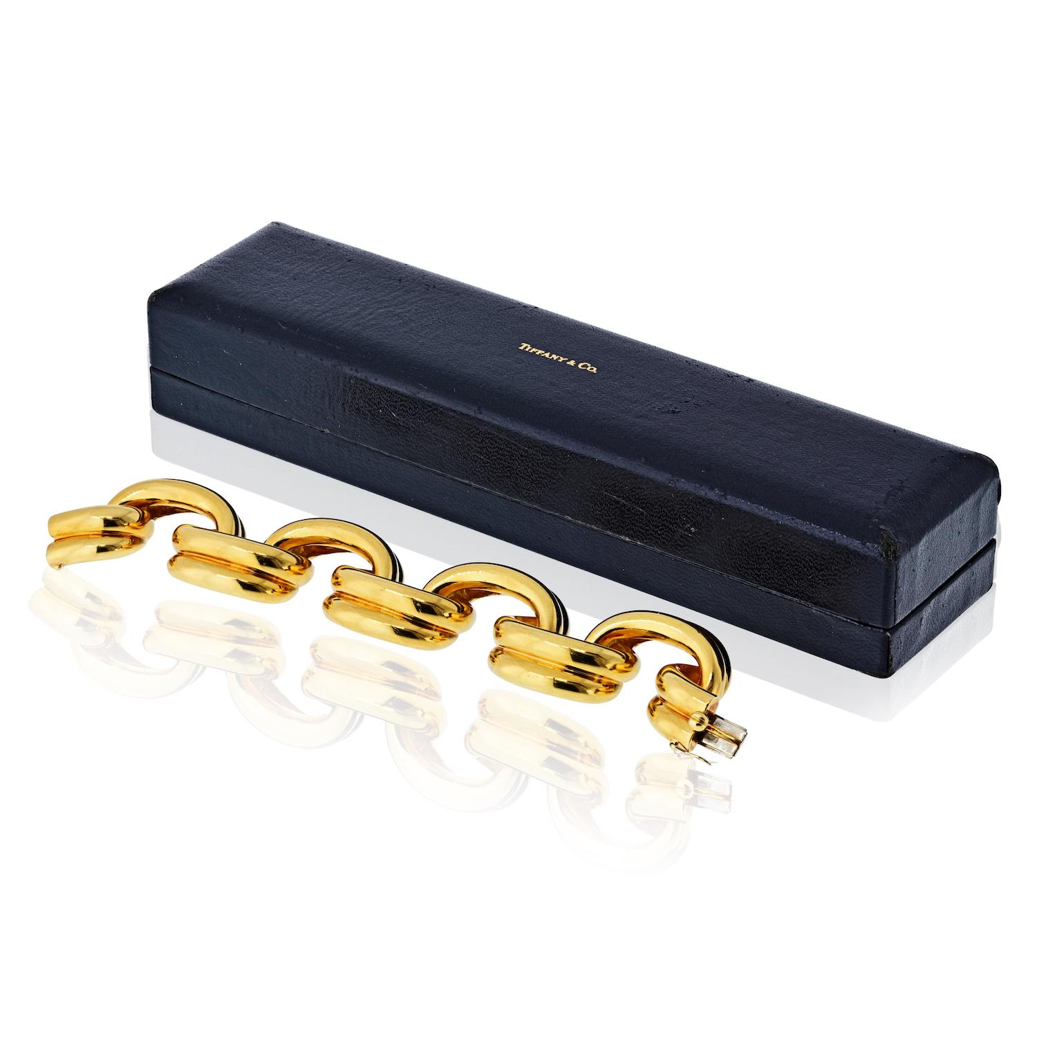 Tiffany & Co. 18K Yellow Gold Link Link Link 1970's Open Drapes Bracelet en vente 1