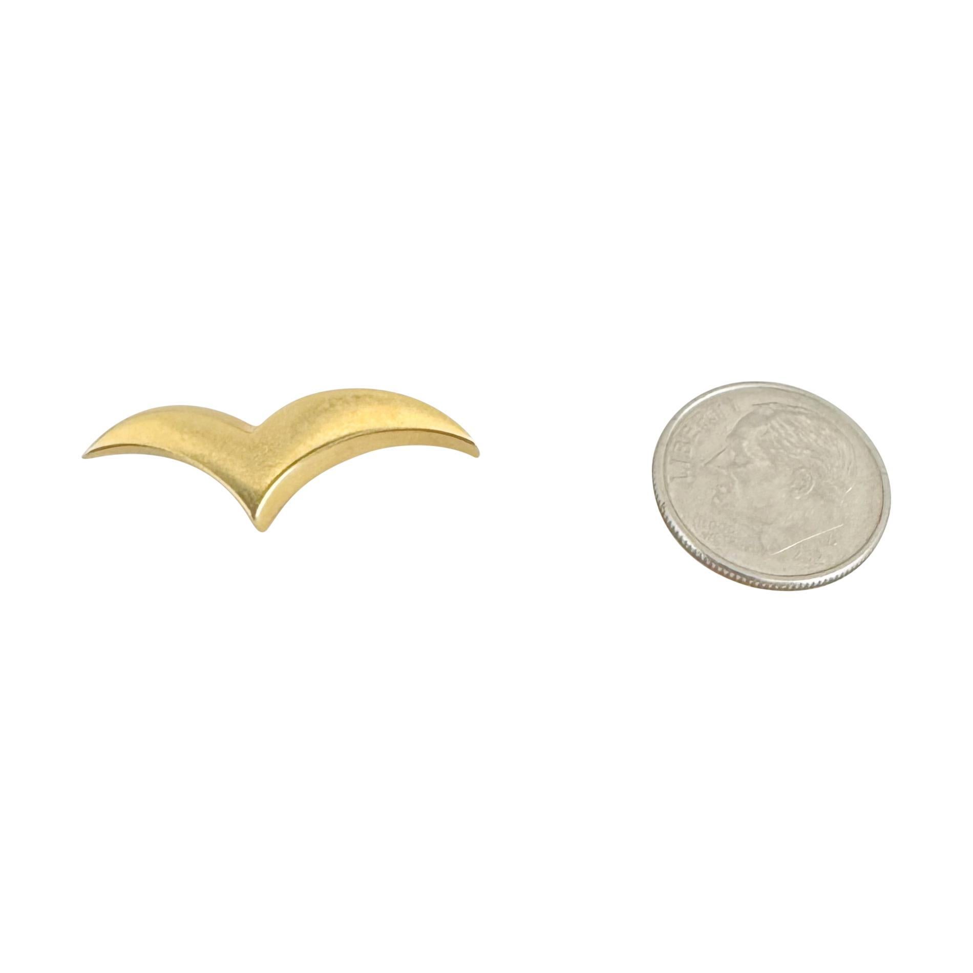 Tiffany & Co. 18k Yellow Gold 3.1g Vintage Small Seagull Pin Brooch In Good Condition In Guilford, CT