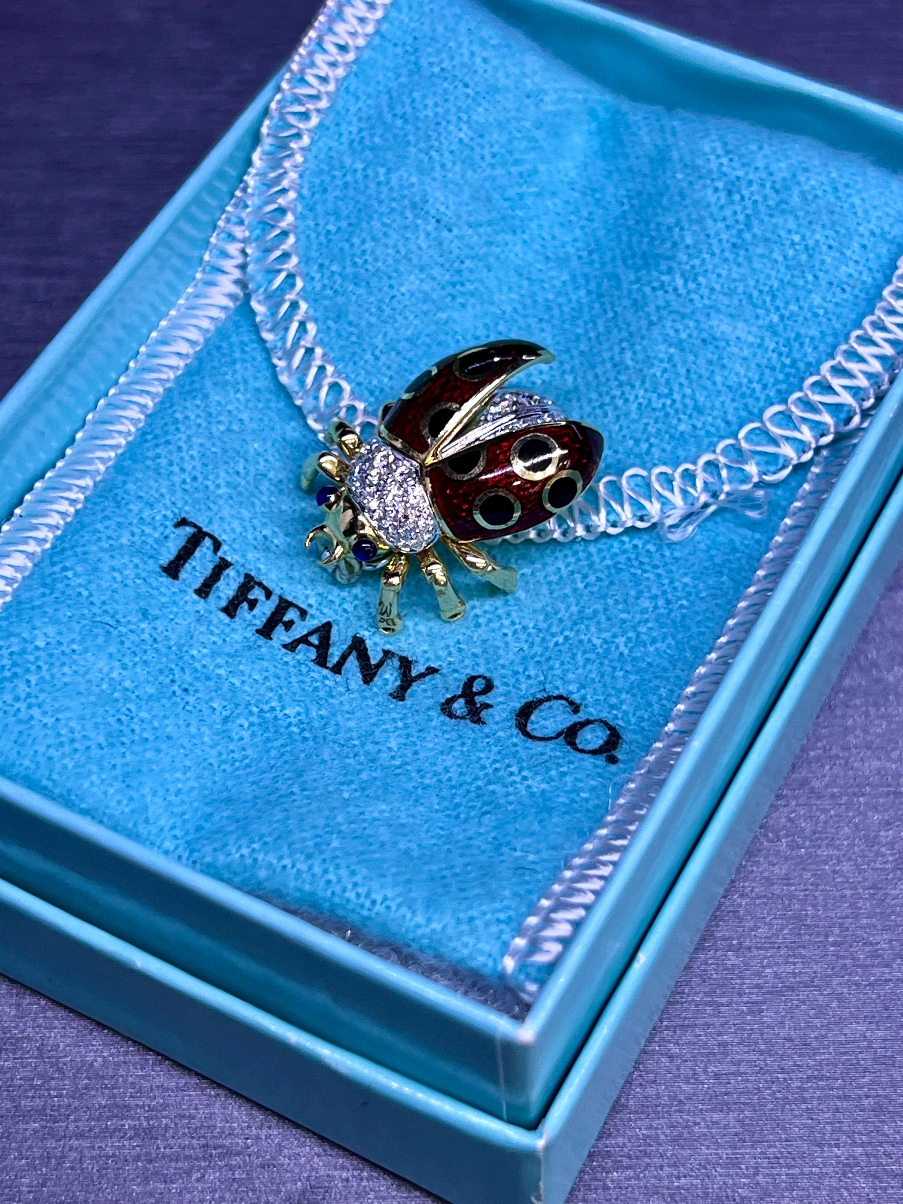 Women's or Men's Tiffany & Co. 18k Yellow Gold And Enamel Ladybug Diamond Brooch For Sale