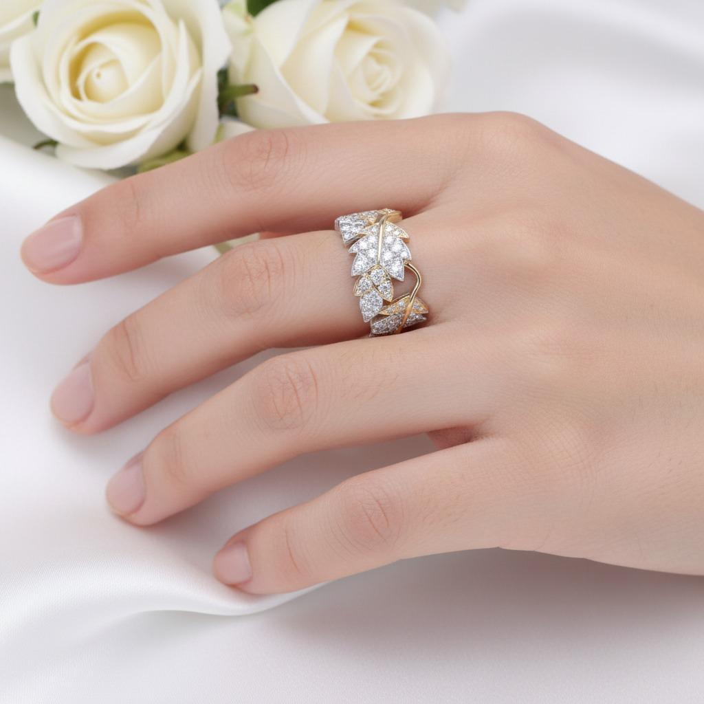 Taille ronde Tiffany & Co. Bague Schlumberger à quatre feuilles de diamant en or jaune 18K et platine en vente