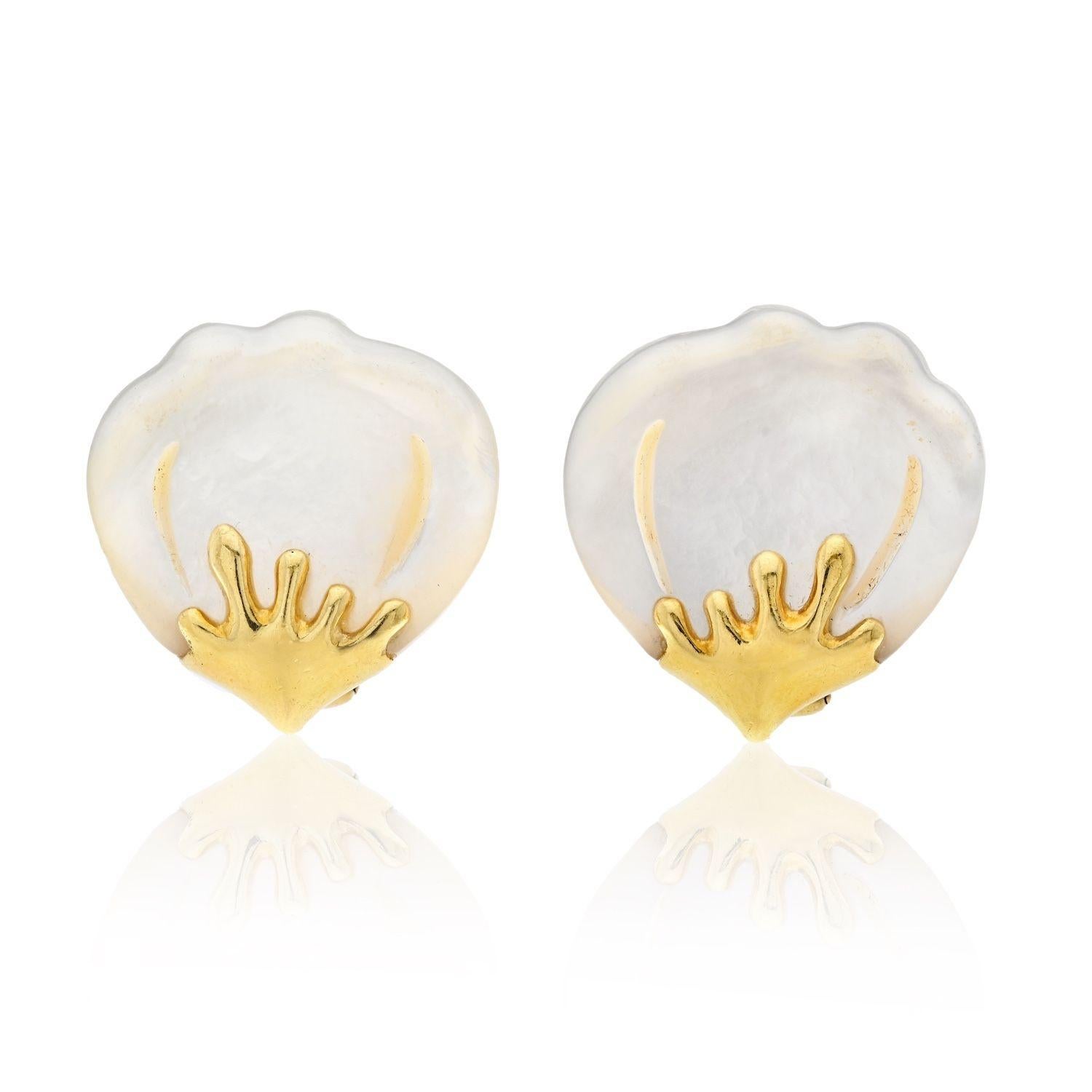 Tiffany & Co. 18K Yellow Gold Angela Cummings Mother of Pearl Earrings In Excellent Condition In New York, NY