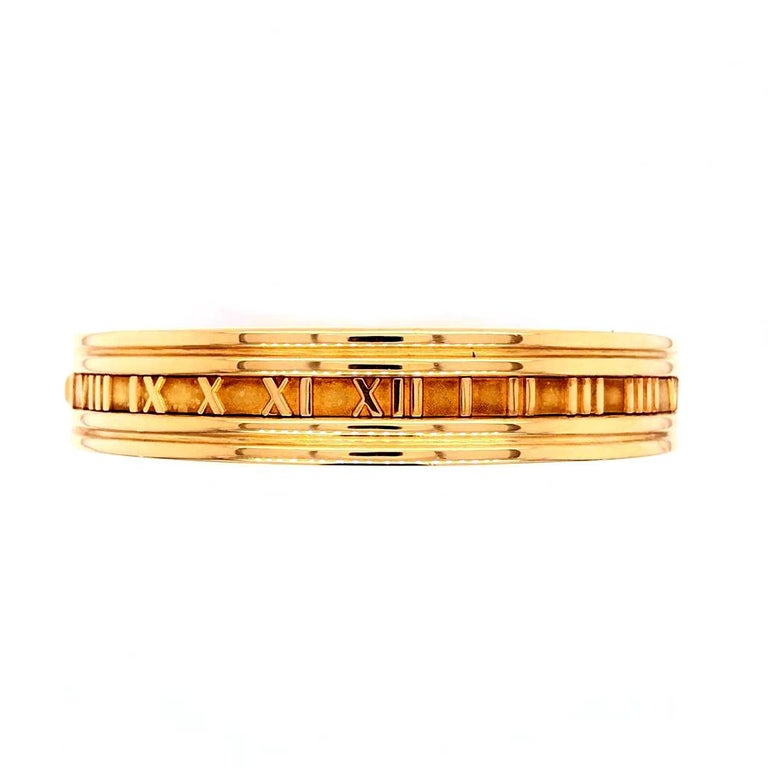 Romantic Tiffany & Co. 18k Yellow Gold Atlas Closed Bracelet Bangle Vintage 1995 41.6g For Sale