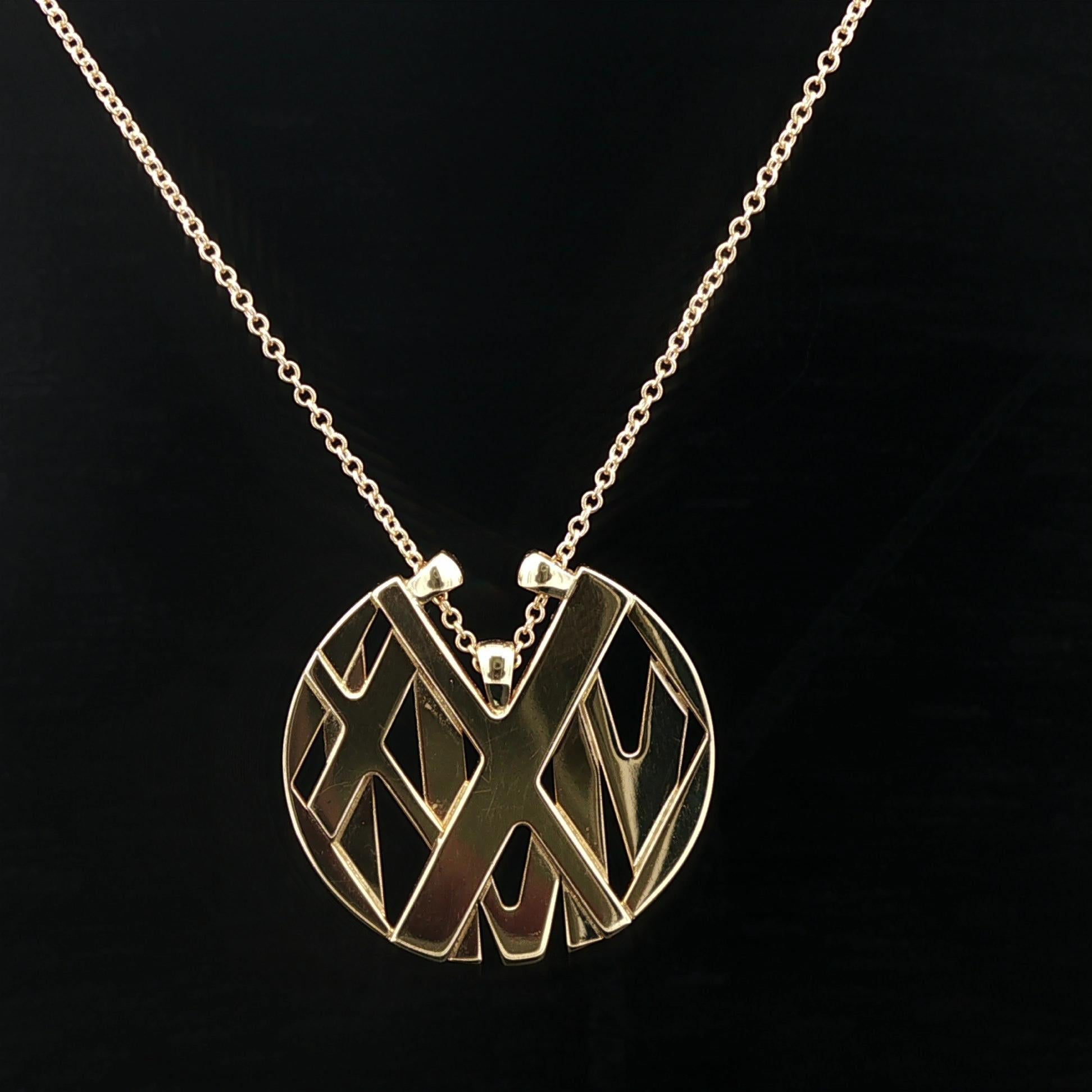 Material: Solid 18k Yellow Gold 
Weight: 8.18 Grams
Chain Type: 18