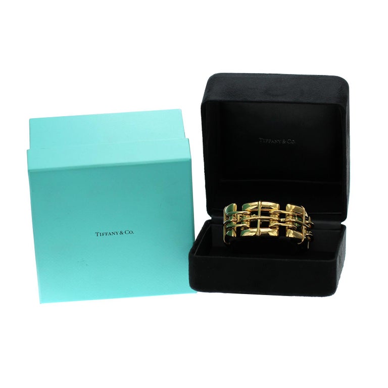 Tiffany and Co, 18K Yellow Gold Biscayne Wide Link Bracelet For