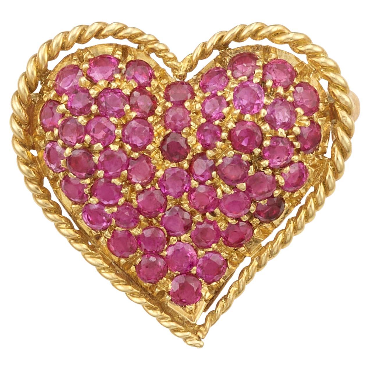 Broche Tiffany & Co. de oro amarillo de 18 quilates con rubíes talla redonda