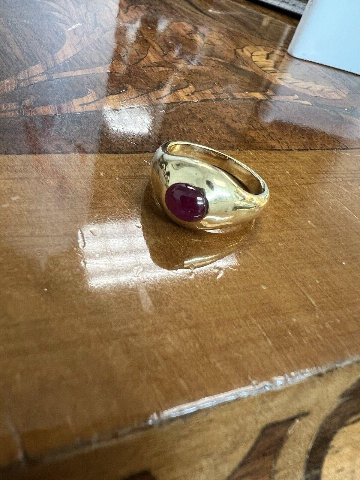 TIFFANY & CO. 18k Yellow Gold & Cabochon Ruby Gypsy Ring 1960s Vintage In Excellent Condition In Beverly Hills, CA