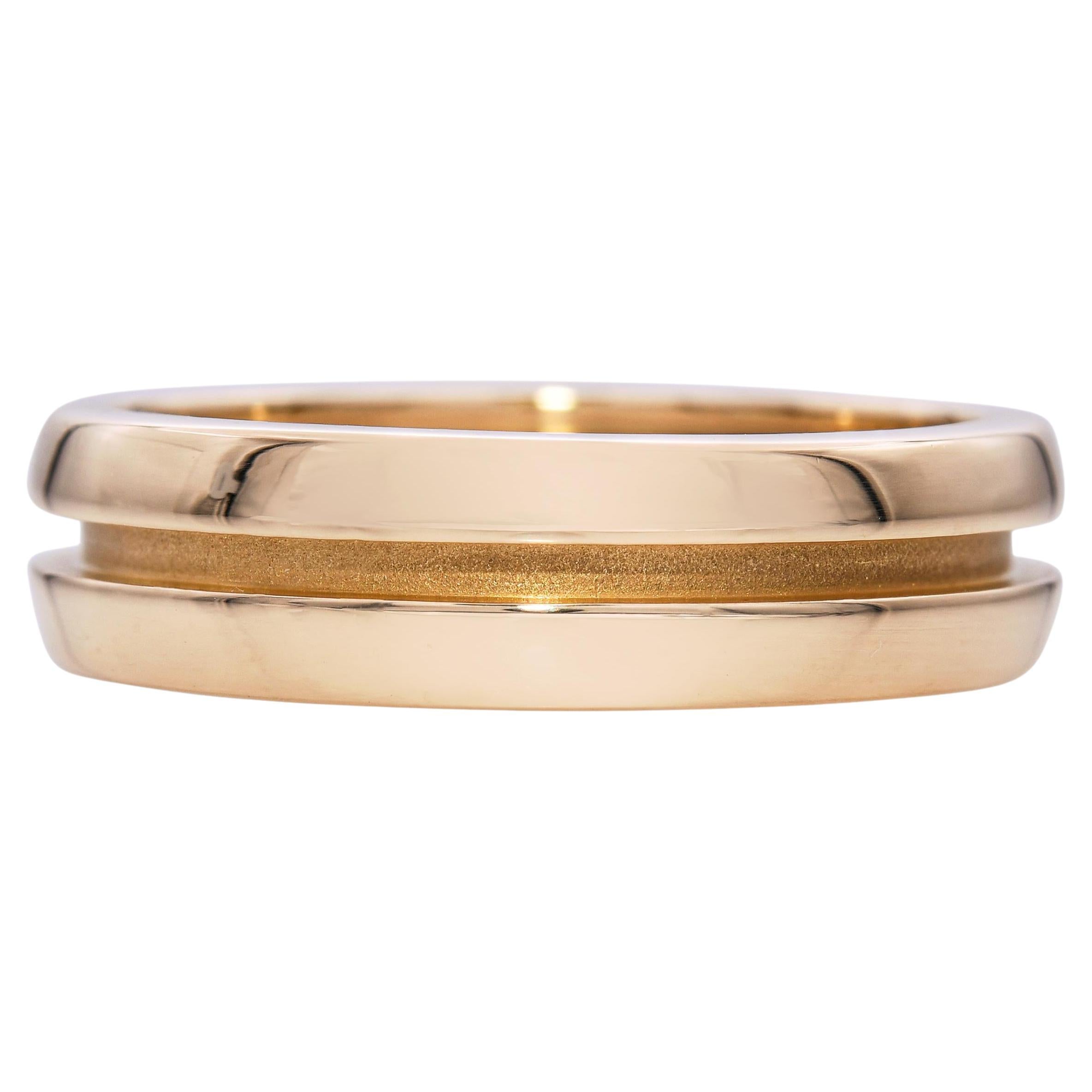 Fascia nuziale da uomo con canale in oro giallo 18k di Tiffany & Co. in vendita