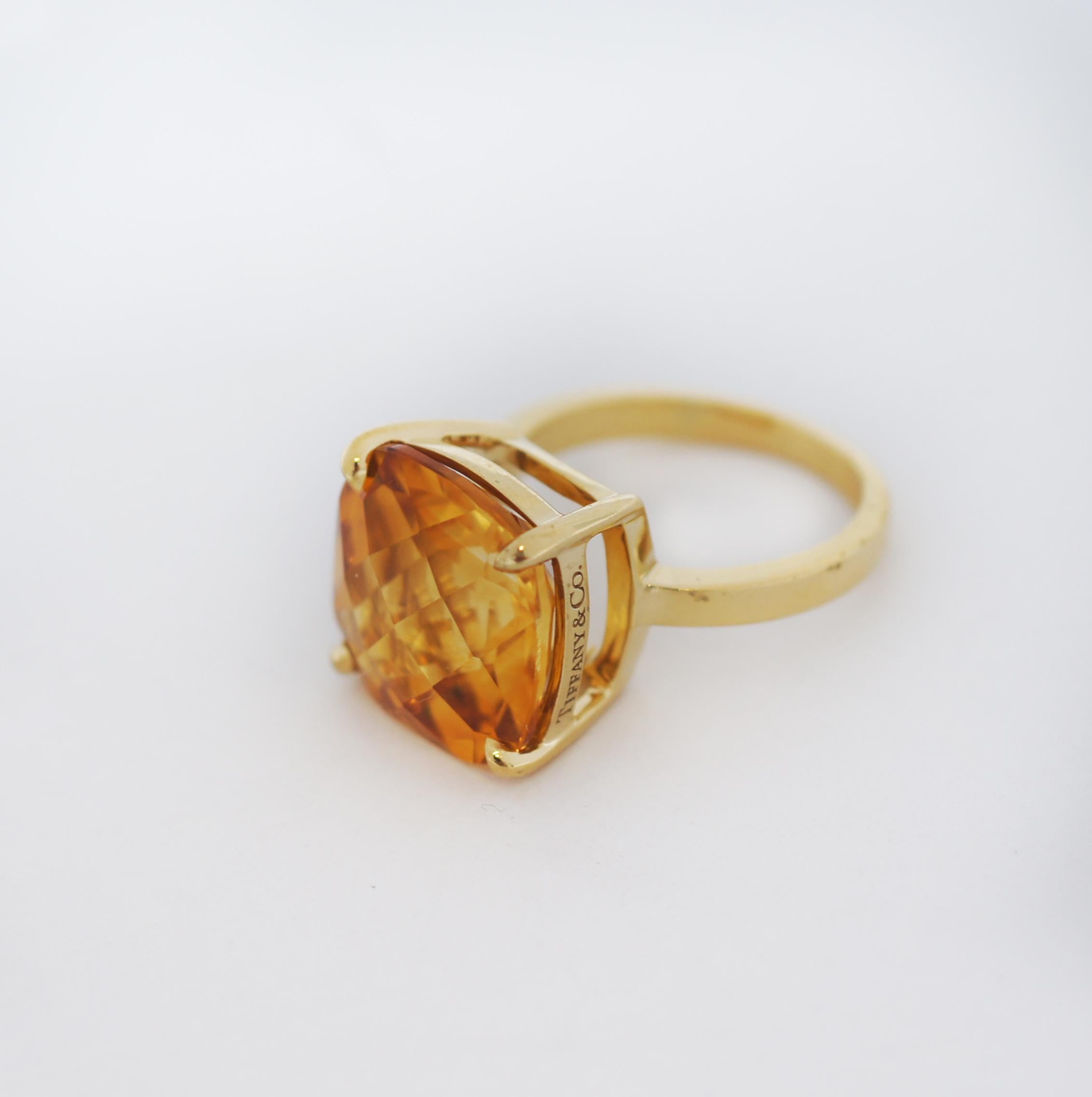 Tiffany & Co.
18K Yellow Gold
Citrine Gem
Sparklers Cocktail Ring
Approx. weight of 5.1 grams
15mm Citrine gem
Approximately 10mm high setting
Ring Size 6.5 (US)
In great looking condition
wear consistent with time and use
See images please
No