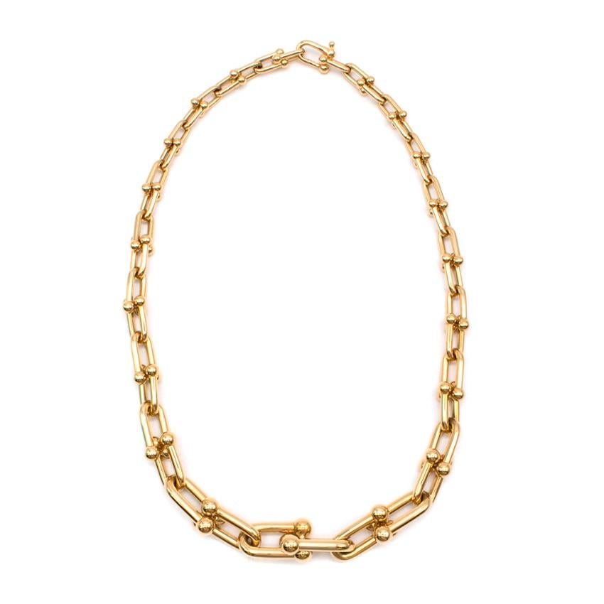 Tiffany & Co 18k Gold Graduated Link Necklace

Tiffany City HardWear is elegantly subversive and captures the spirit of the women of New York City. A bold, graduated chain of gauge links captures the urban edge of the city, making a stunning