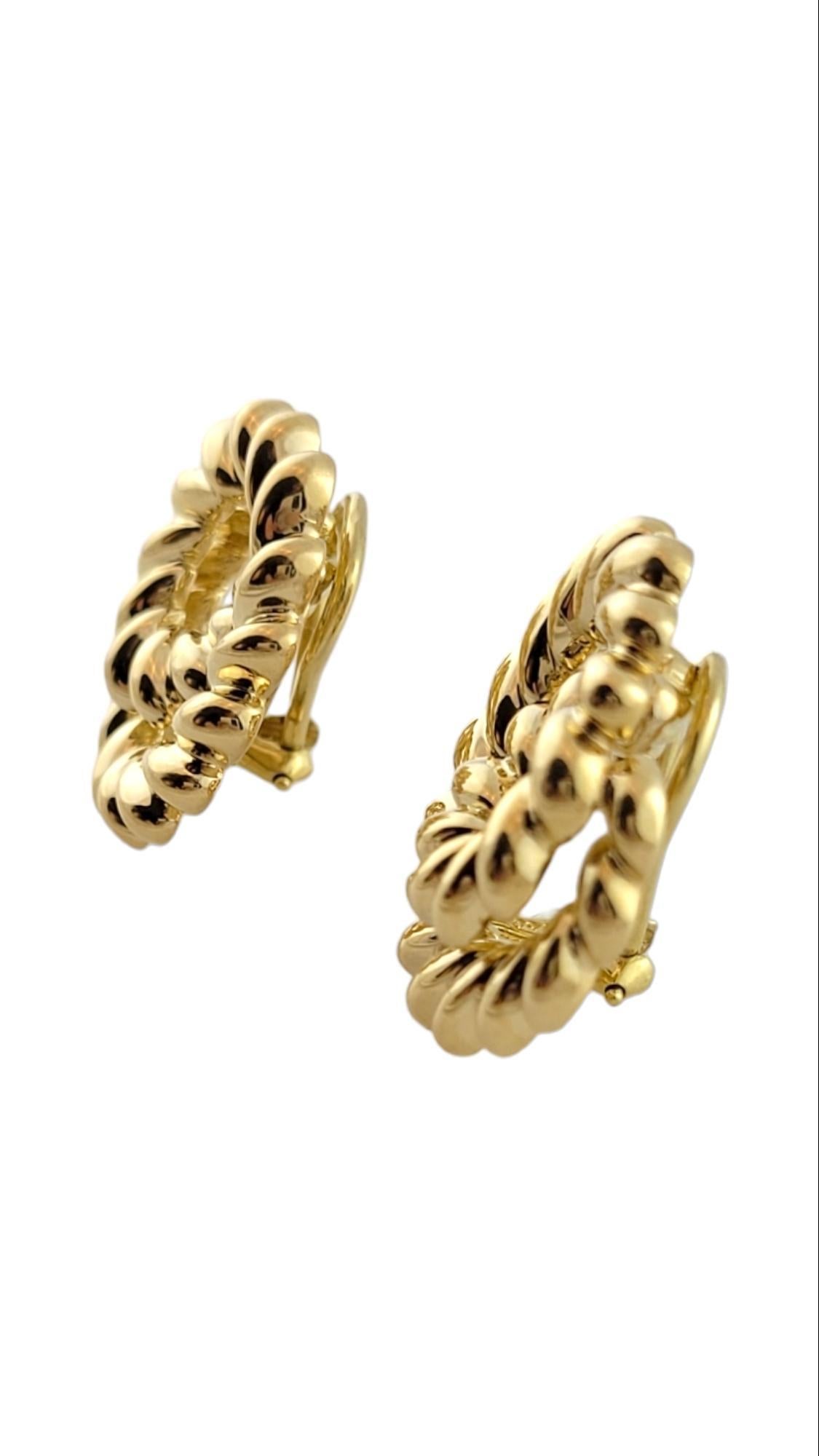 Vintage Tiffany & Co. 18K yellow Gold Coiled Rope Clip on Earrings

This gorgeous set of 18K gold earrings designed by Tiffany & Co feature a gorgeous, coiled rope design!

Size: 23mm

Weight: 22.07 g/ 14.19 dwt

Hallmark: Tiffany & Co 750

Will be