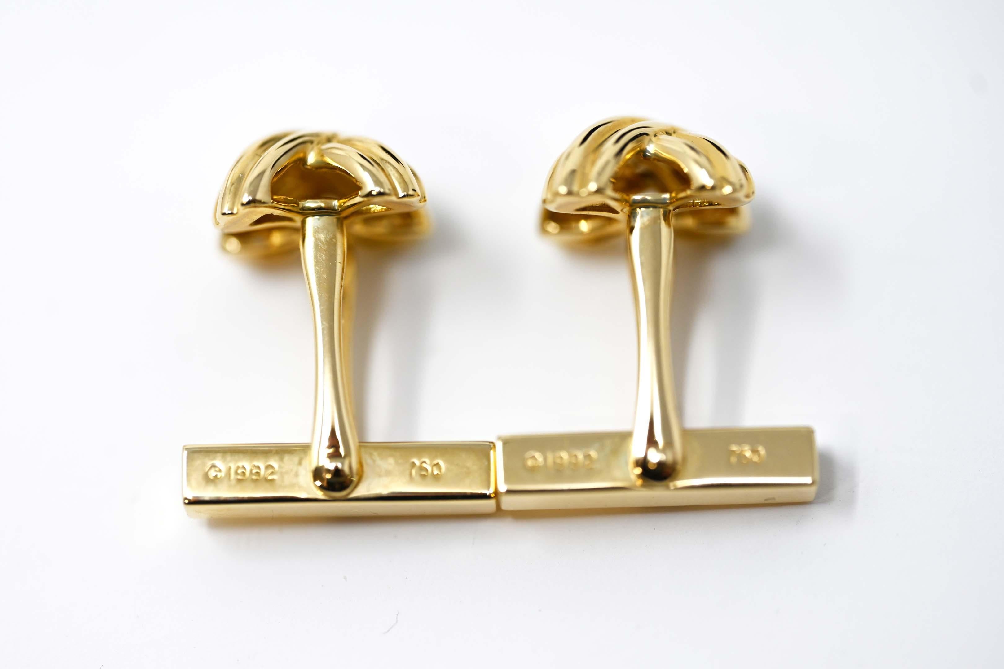 Tiffany & Co. 18k Yellow Gold Cufflinks with Box In Good Condition In Montreal, QC